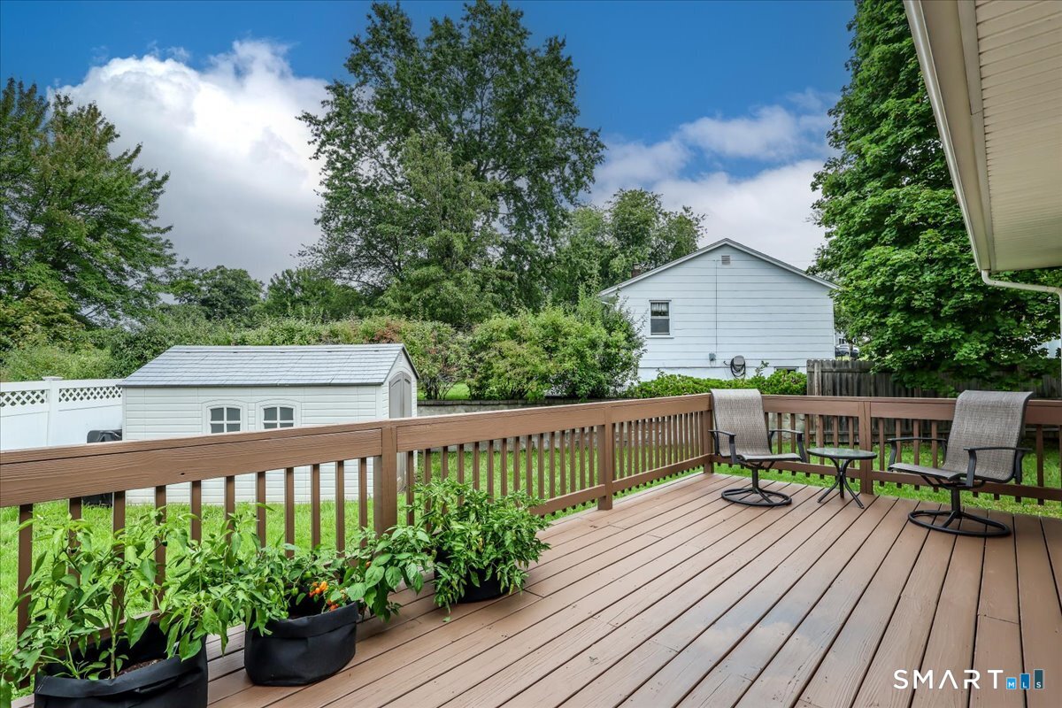 79 Aircraft Road Property Photo 31