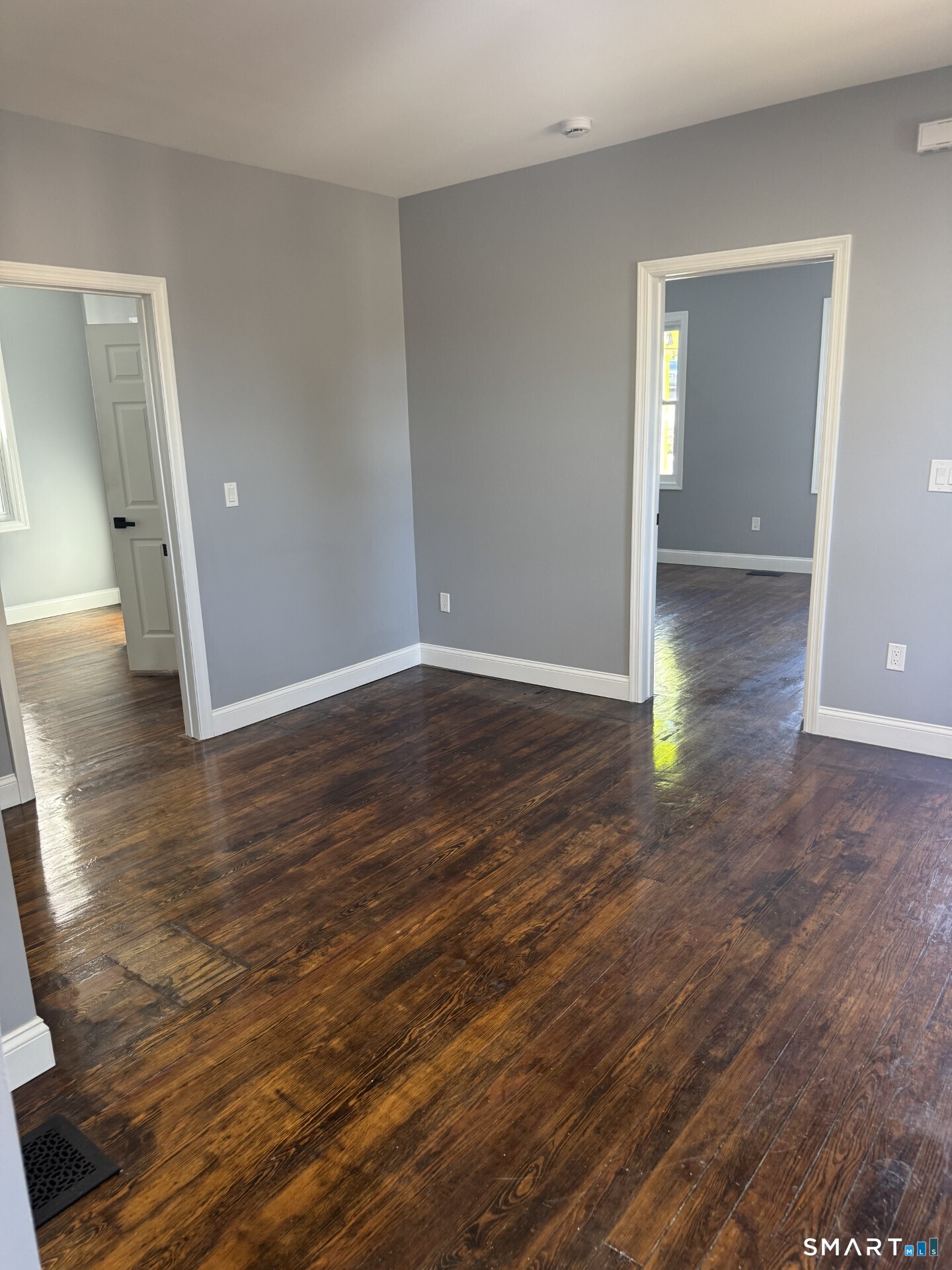 8 Bridgeport Avenue Property Photo 3