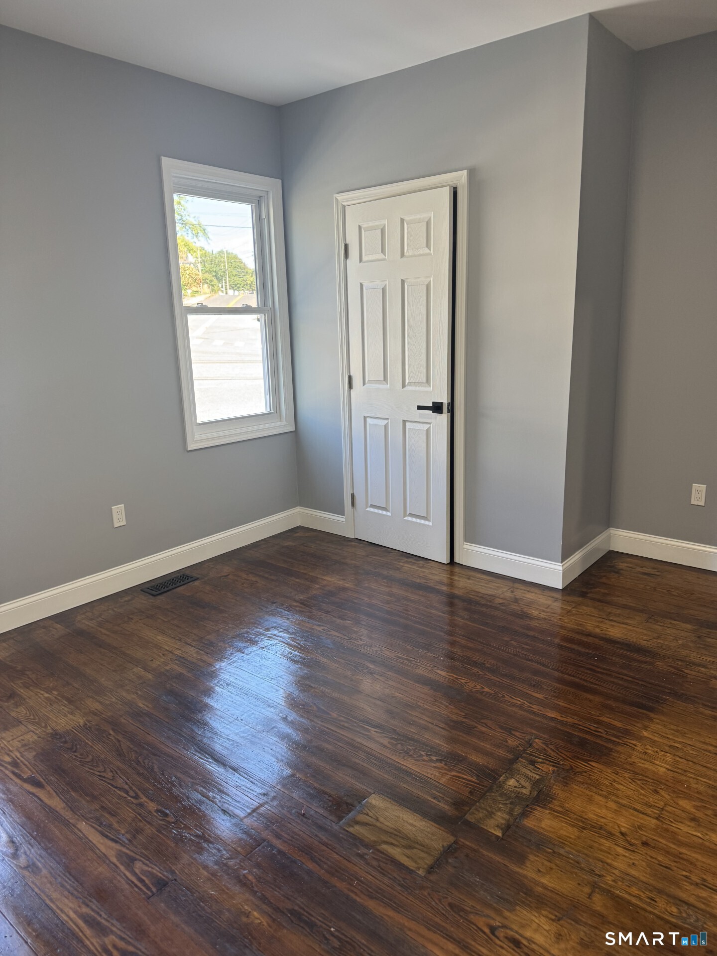 8 Bridgeport Avenue Property Photo 5