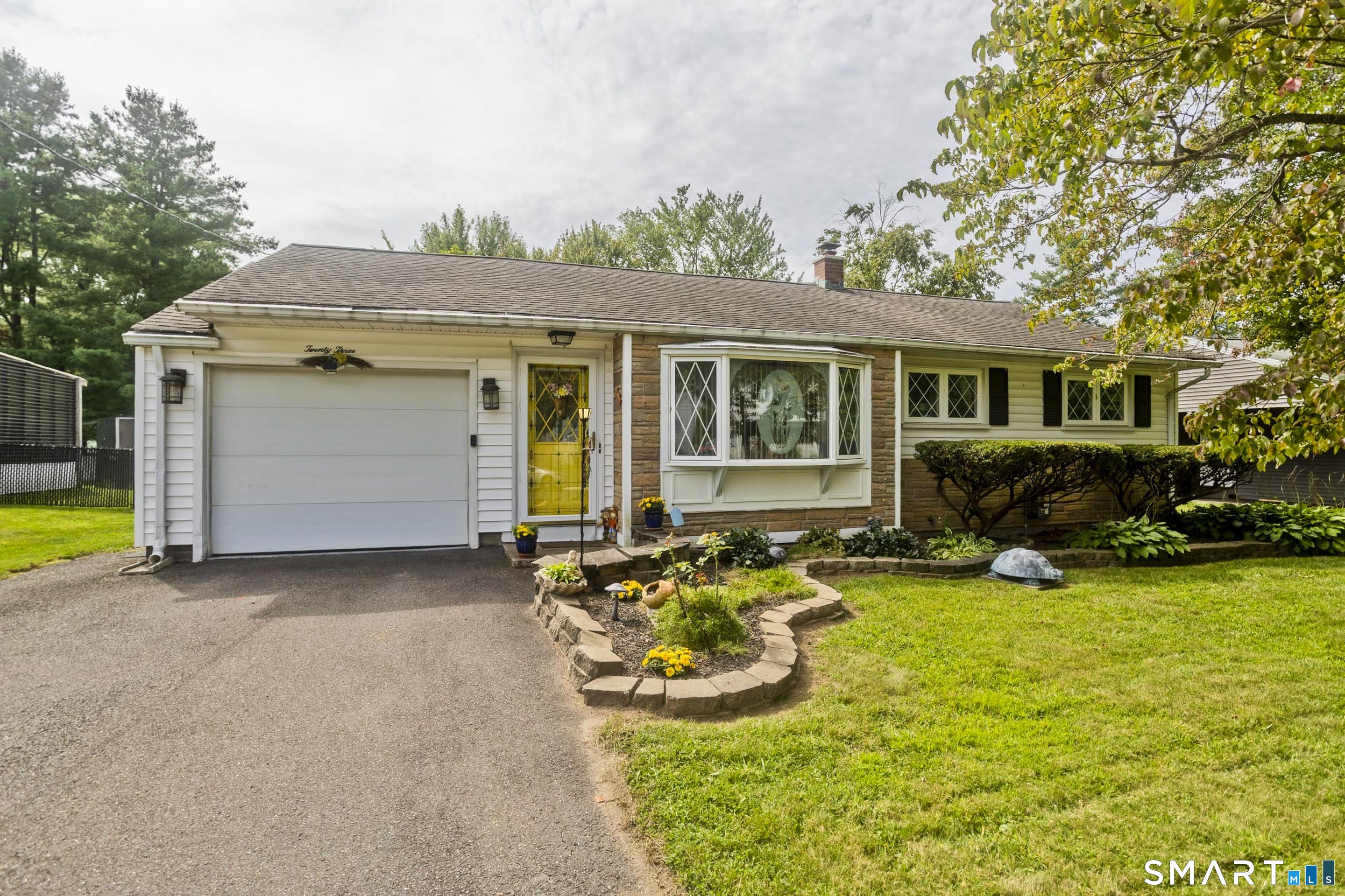 23 Yale Drive Property Photo 1