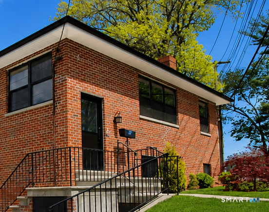 574 Kimball Avenue Property Photo 3
