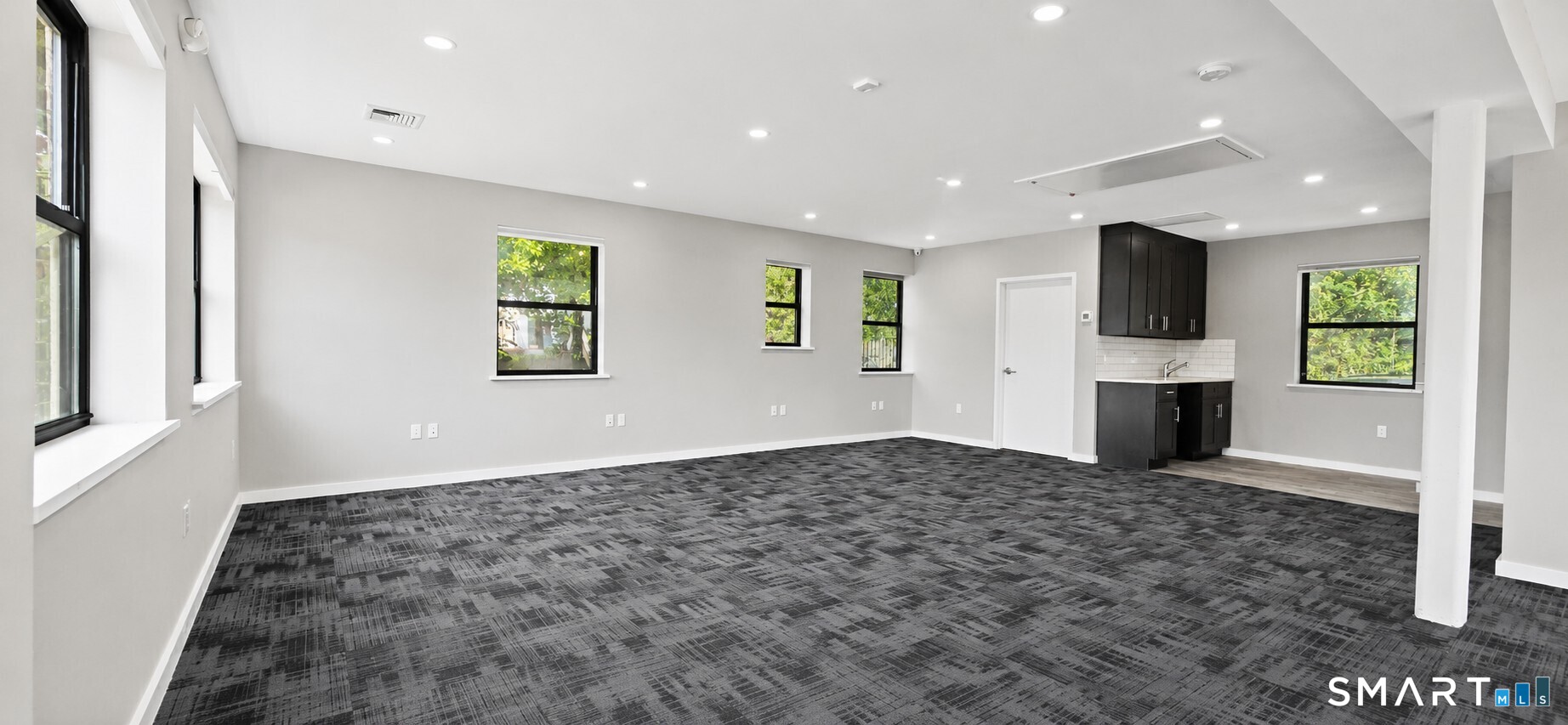 574 Kimball Avenue Property Photo 11