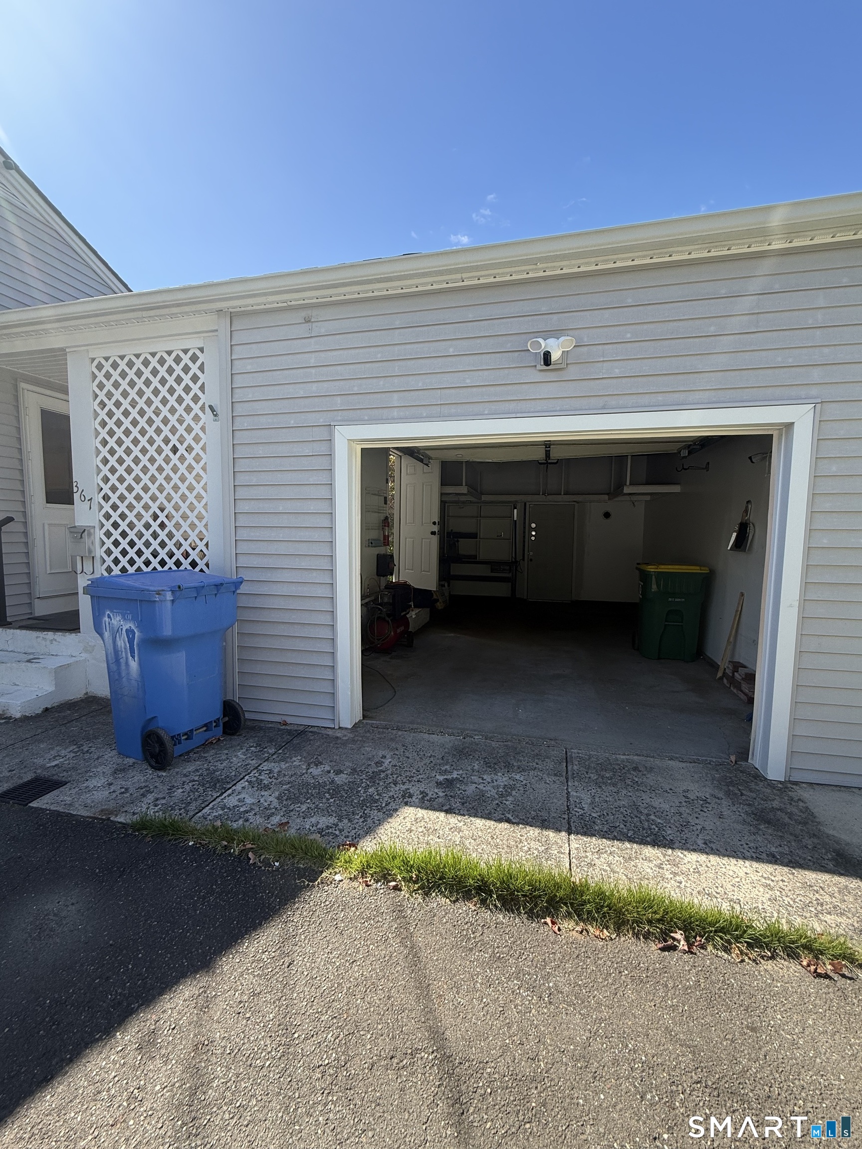 367 Frost Road Property Photo 2