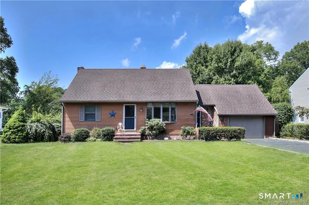 151 Sasapequan Road Property Photo 3