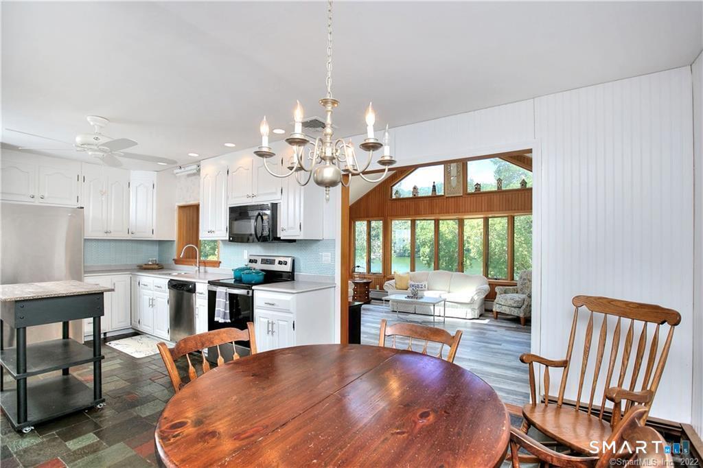 151 Sasapequan Road Property Photo 8