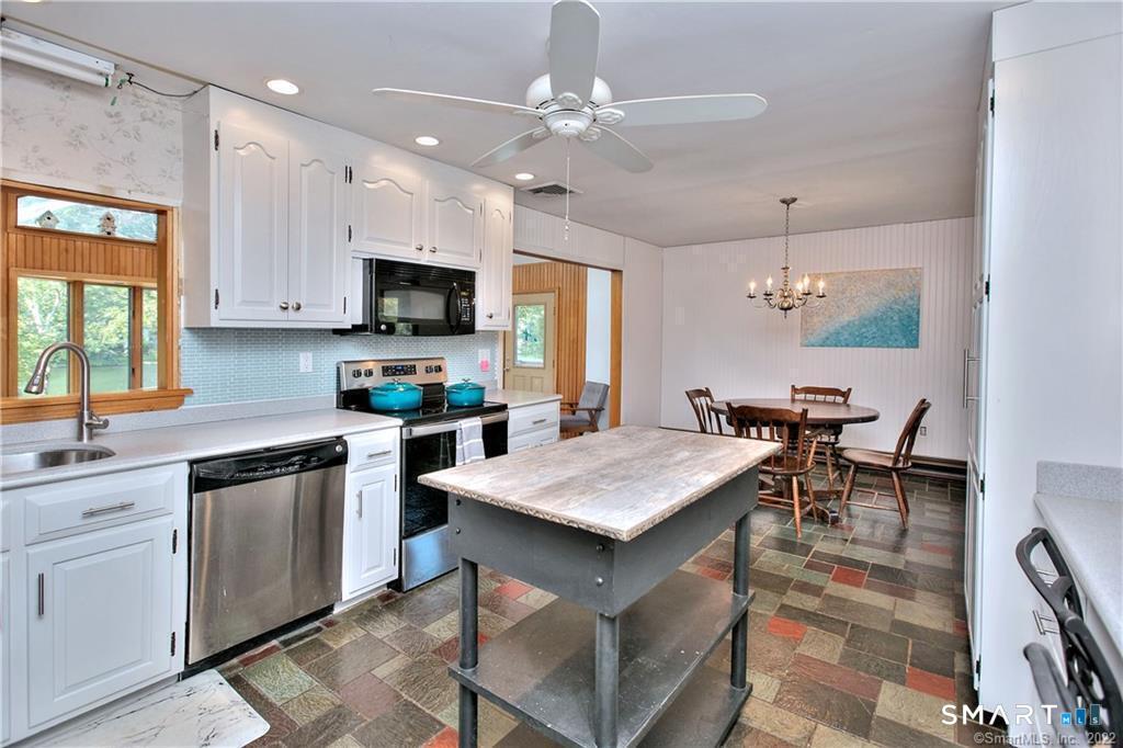 151 Sasapequan Road Property Photo 9