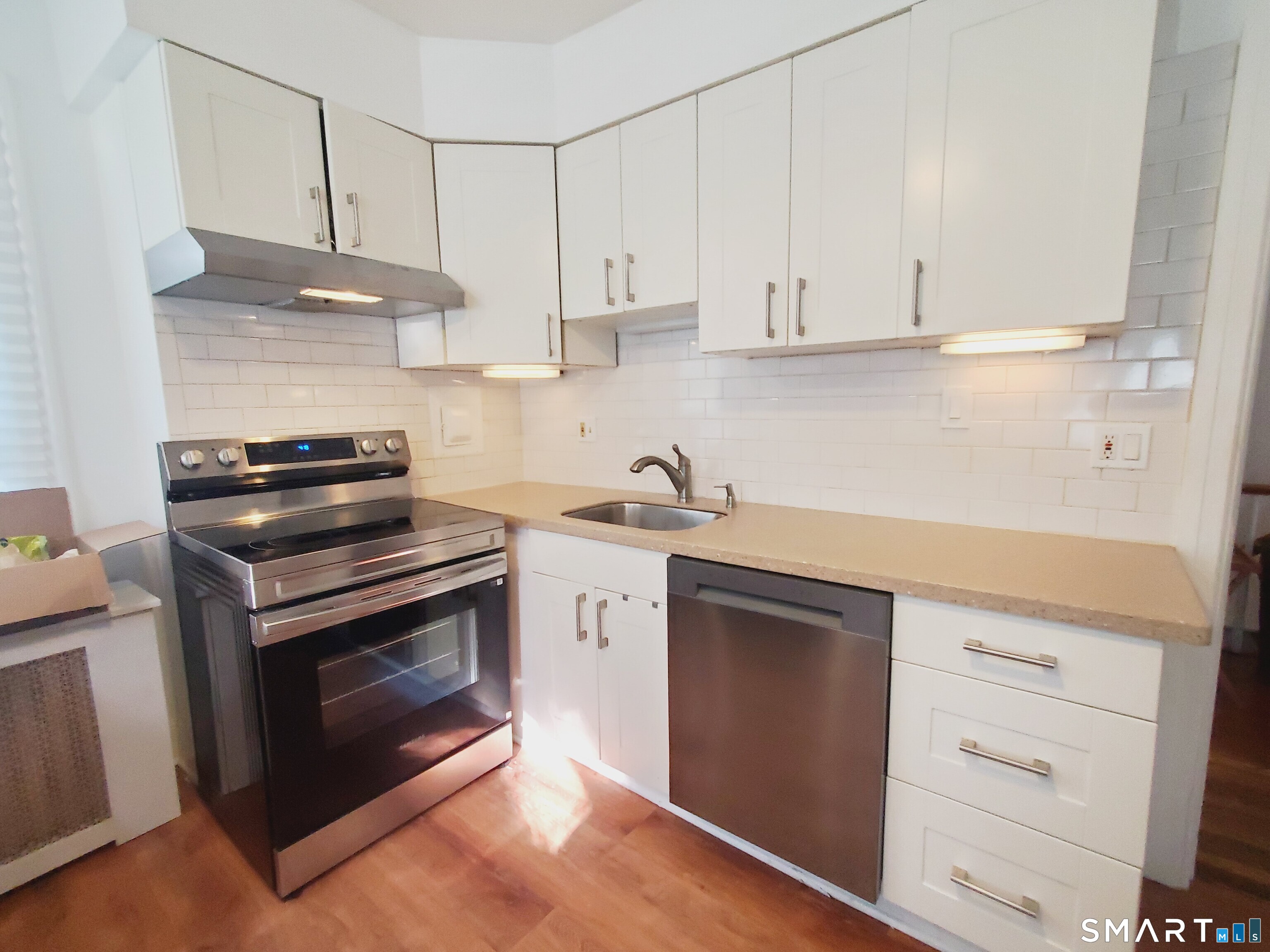 43 Mohegan 2 Avenue Property Photo 1