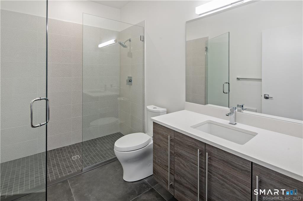 1675 Post Road Property Photo 6