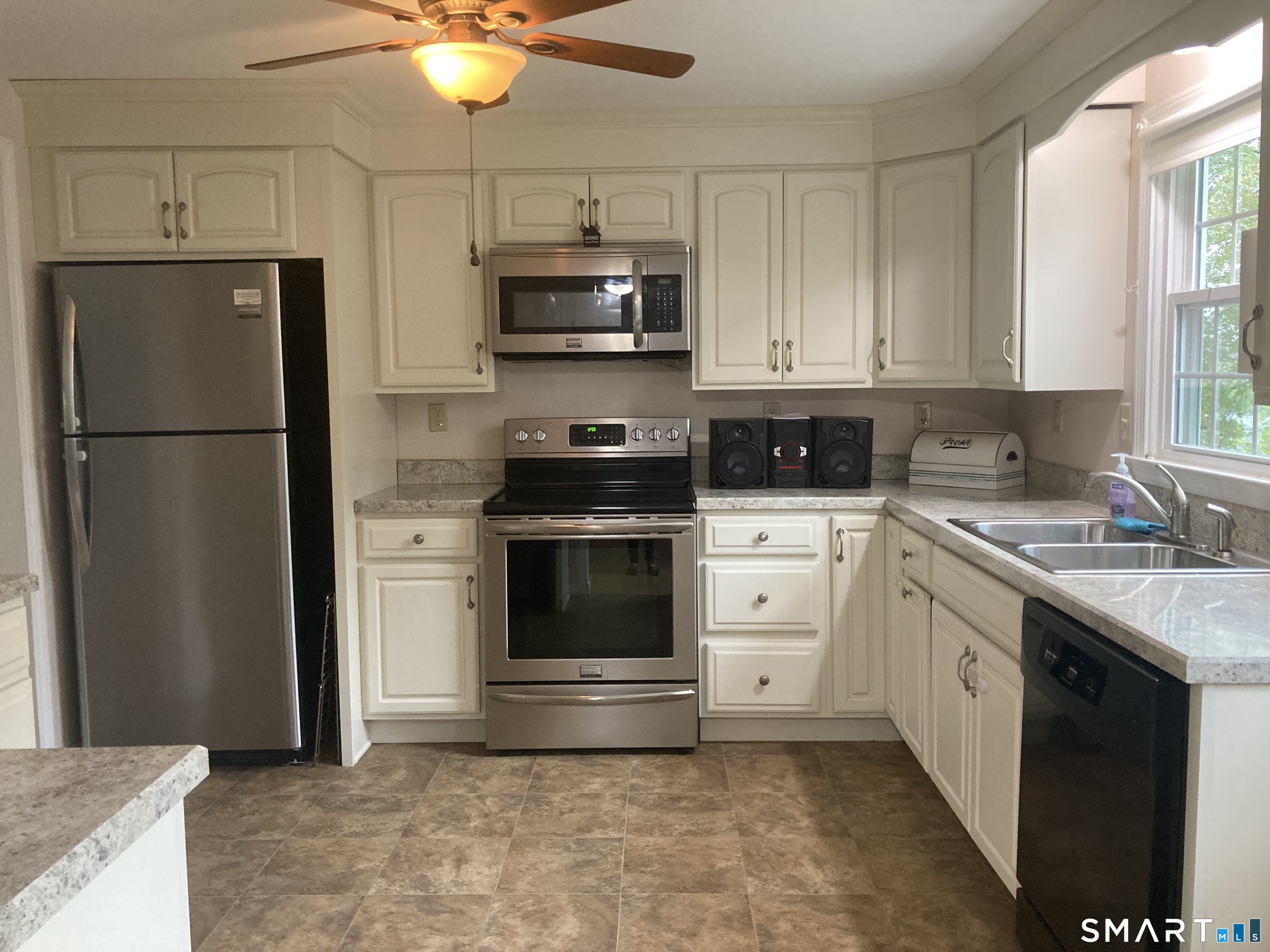 409 Torringford East Street Property Photo 4