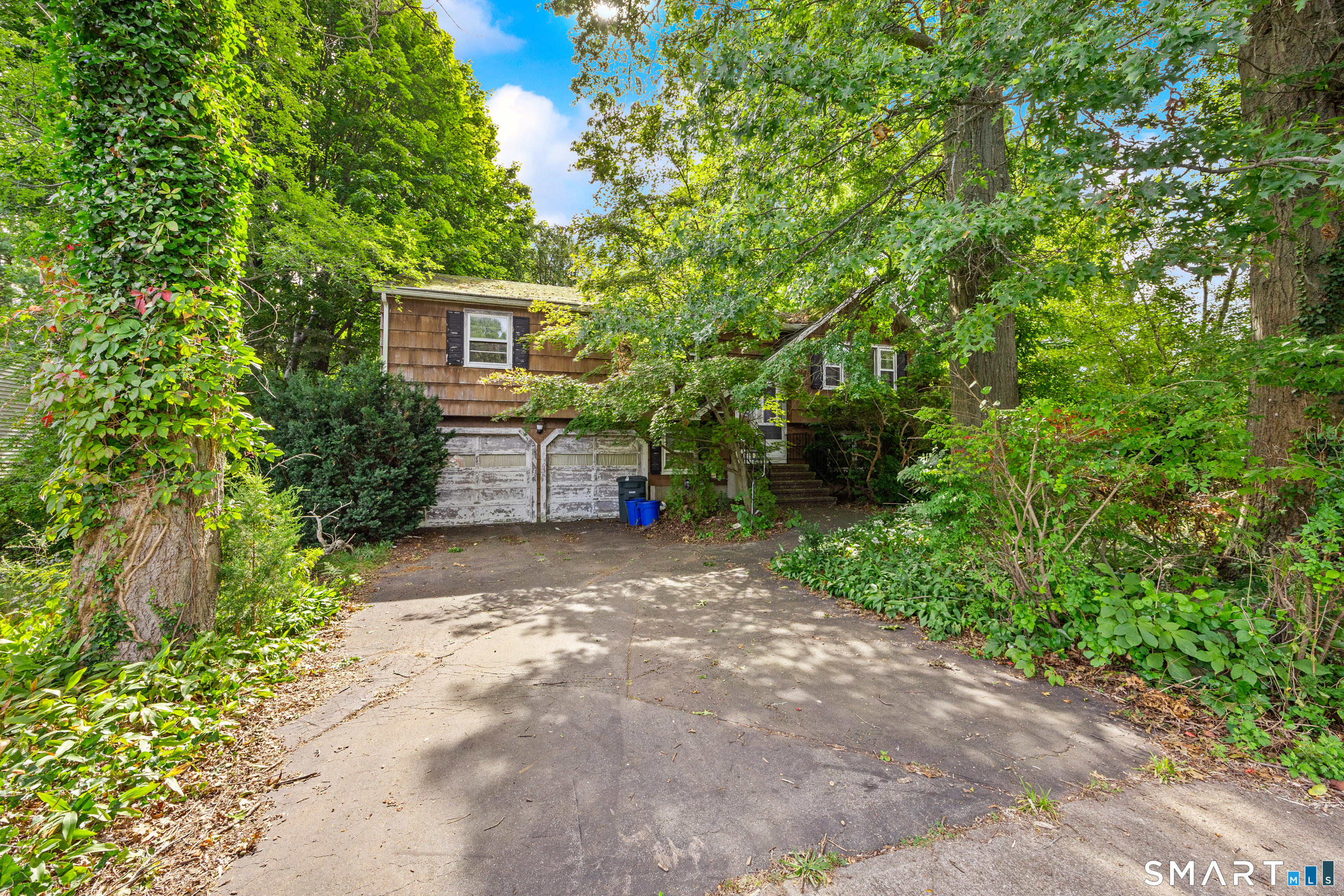127 Old Field Lane Property Photo 1