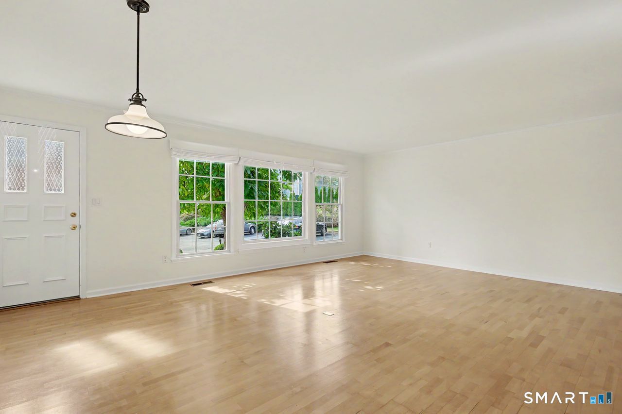 102 Valley 20 Road Property Photo 6