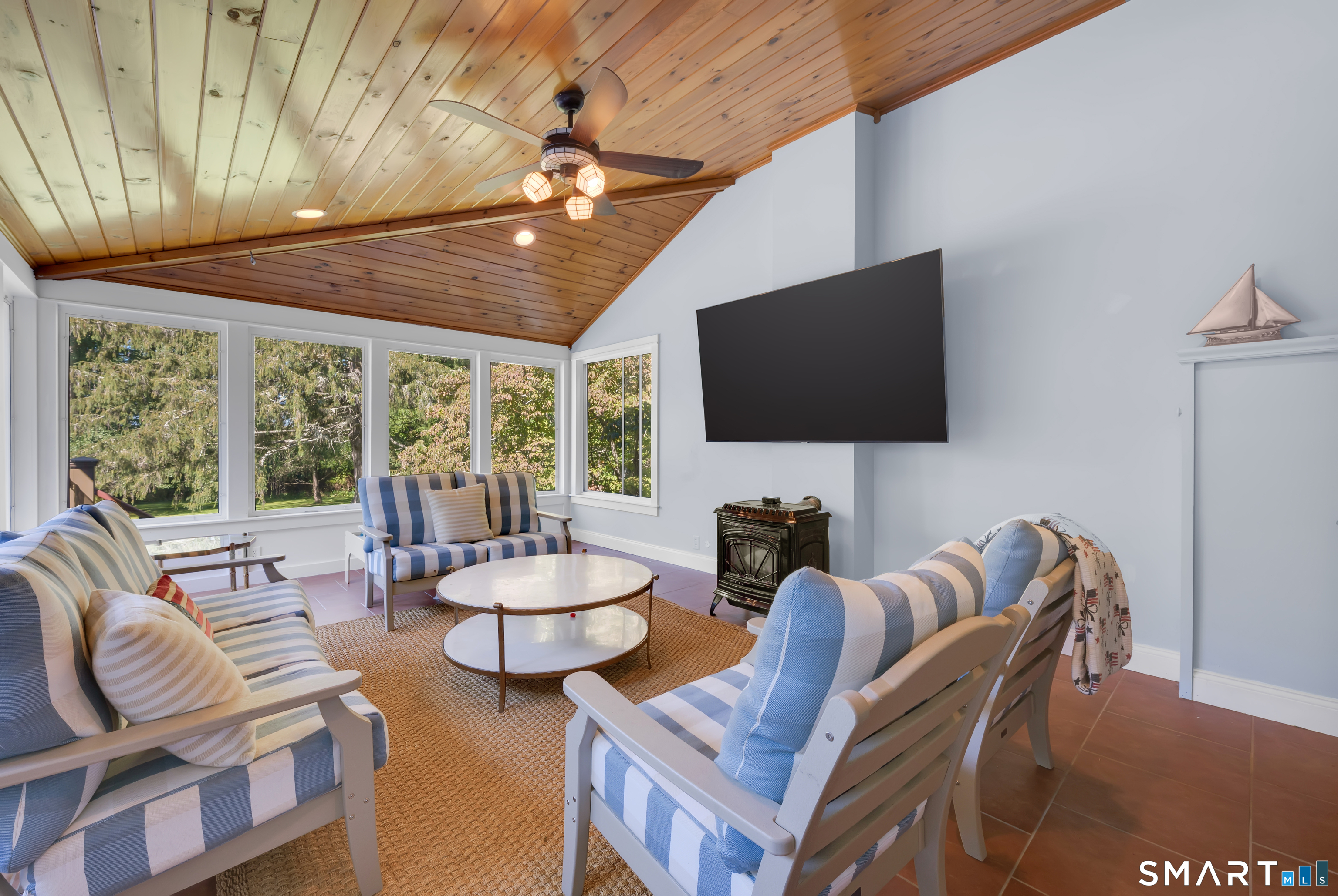 354 Pomfret Street Property Photo 14