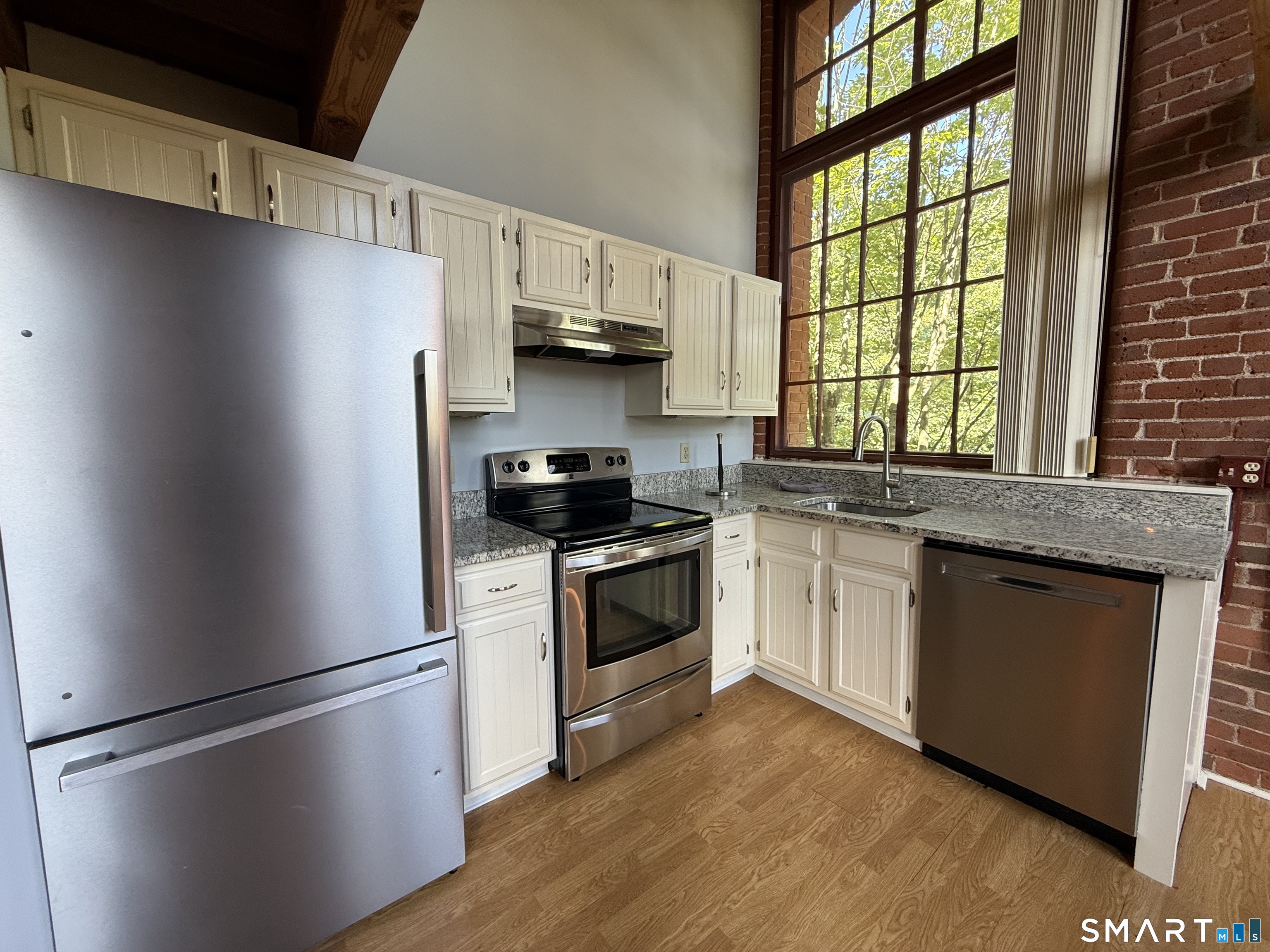 839 Main 112 Street Property Photo 1