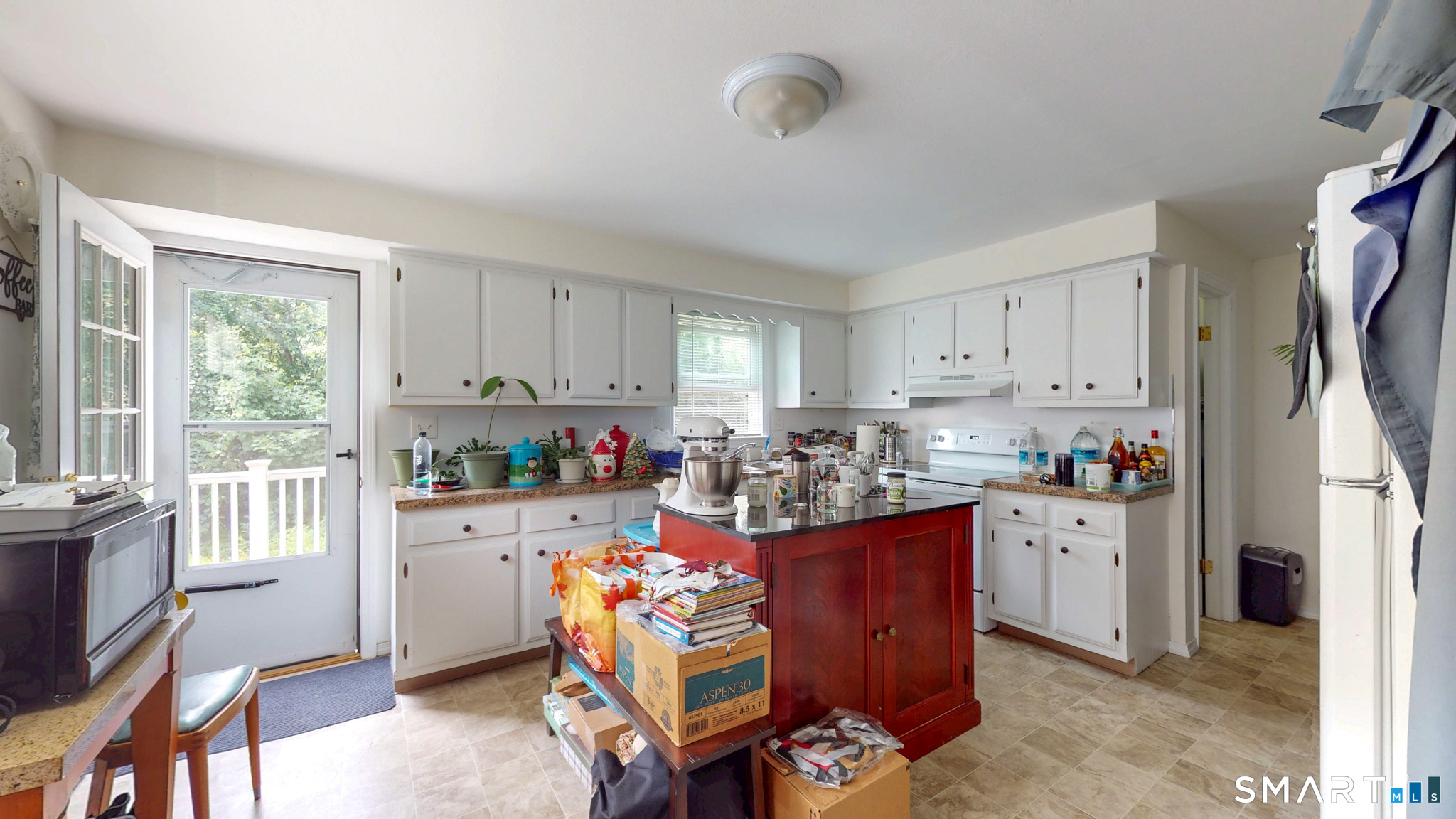 42 Kondracki Lane Property Photo 5