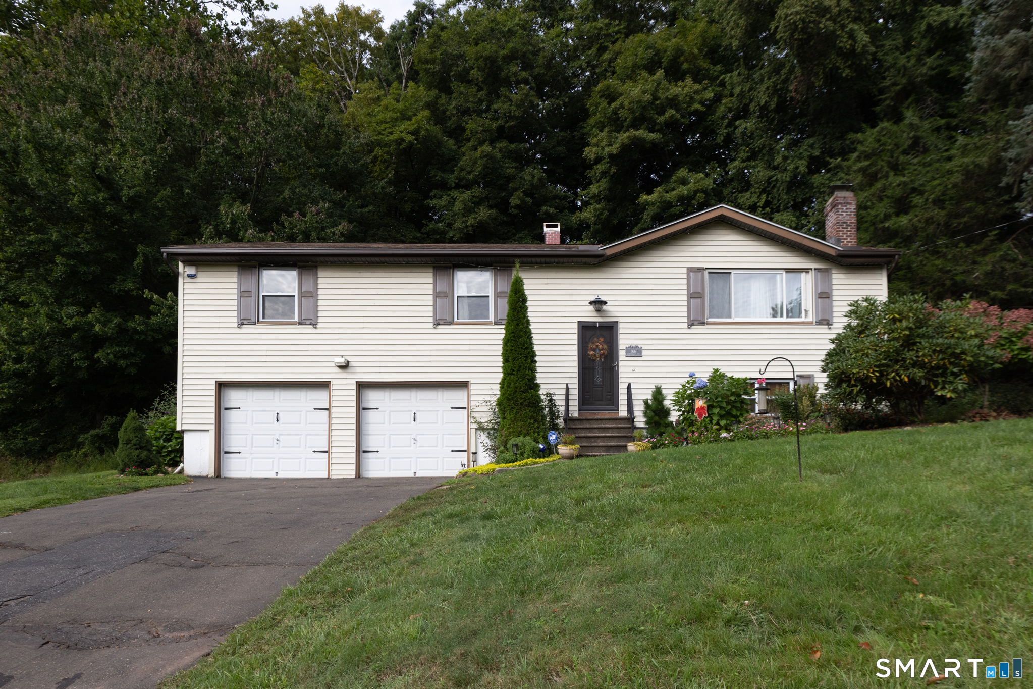 306 Wintergreen Avenue Property Photo 1