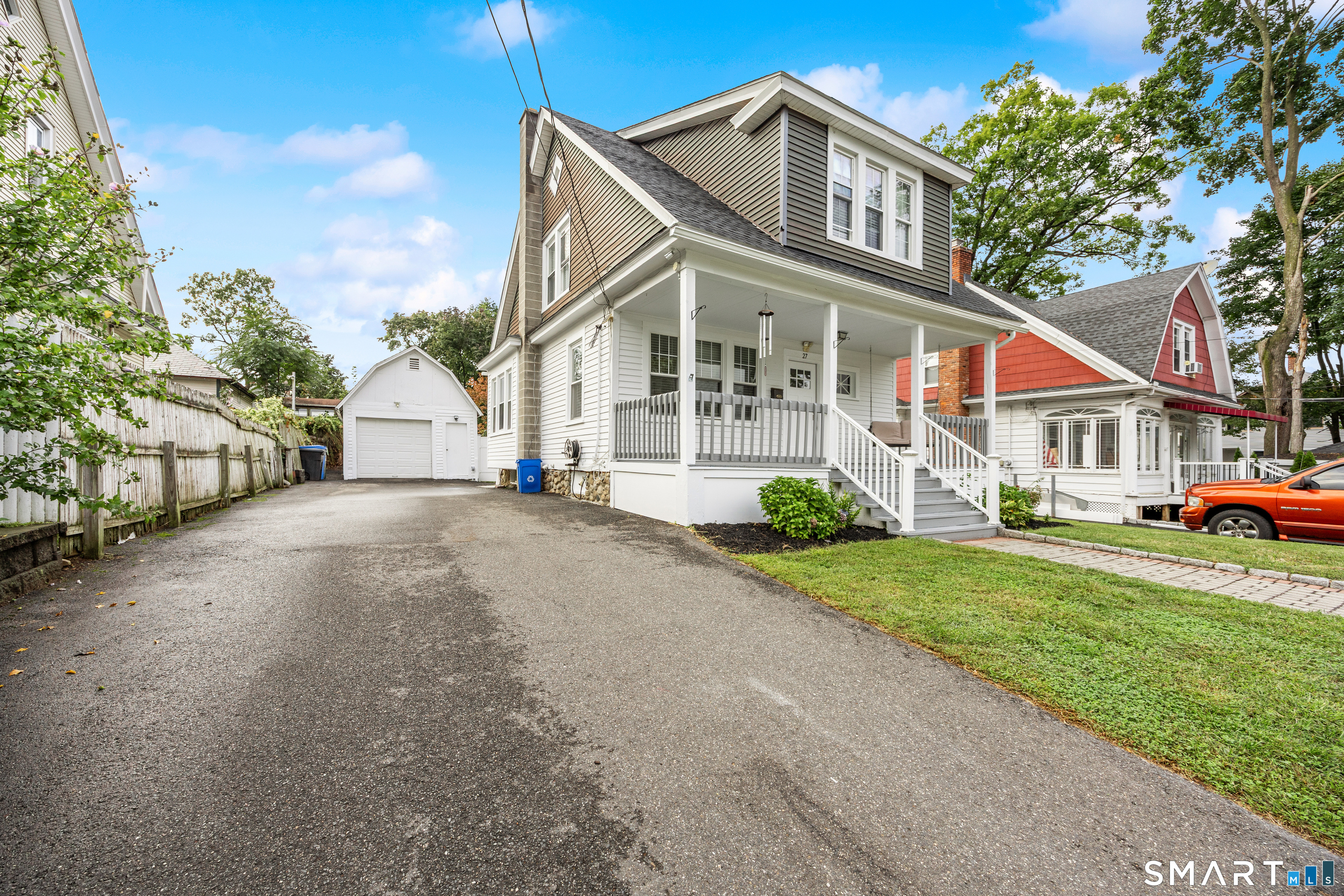 27 Seminole Avenue Property Photo 2