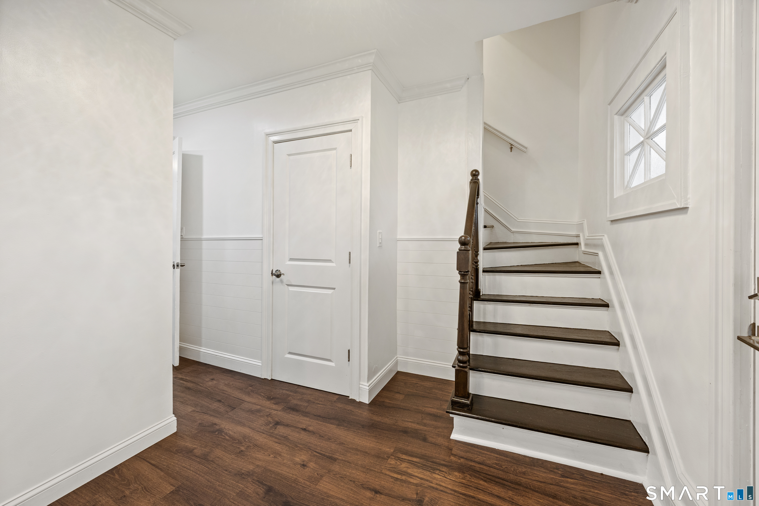 27 Seminole Avenue Property Photo 3