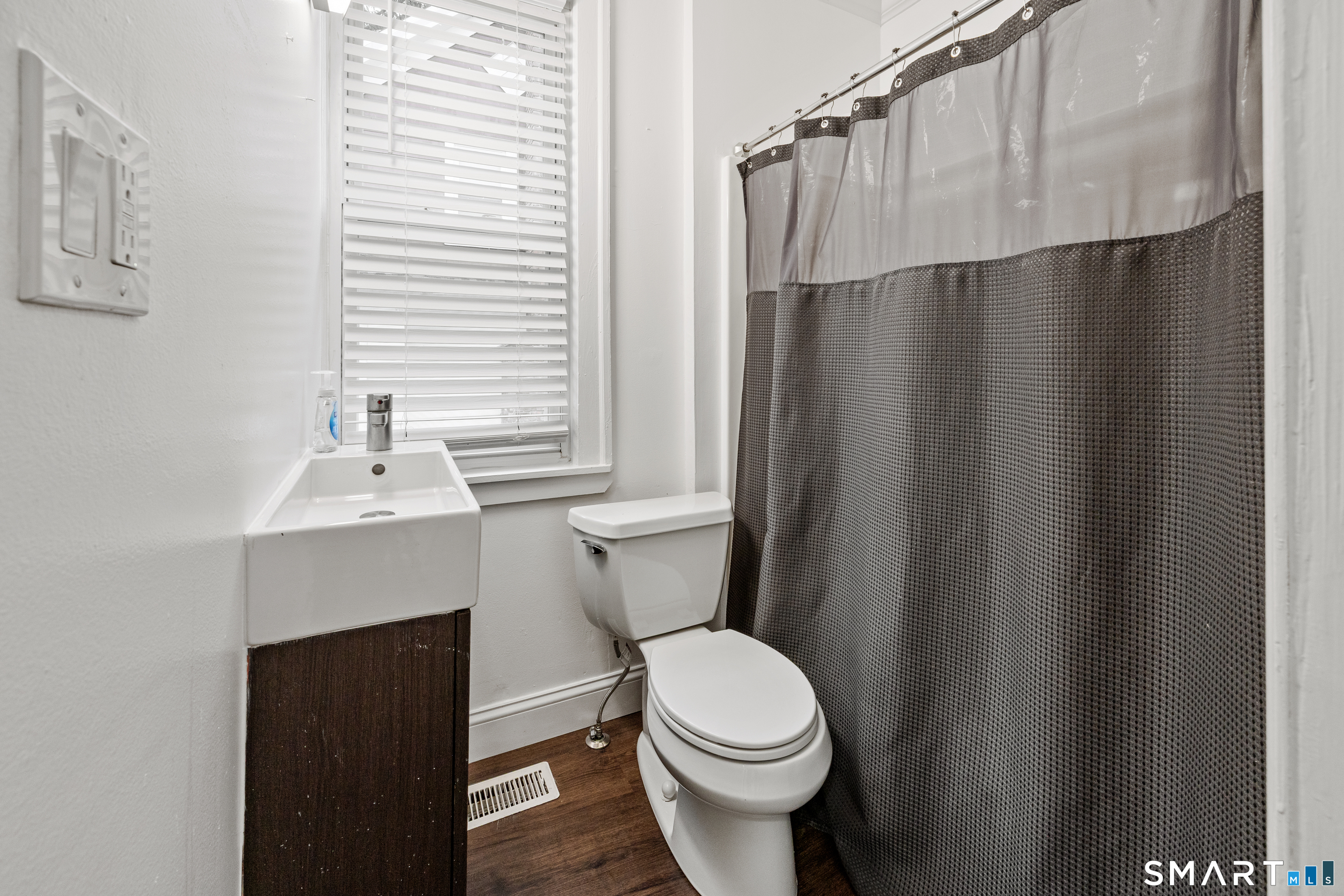 27 Seminole Avenue Property Photo 14