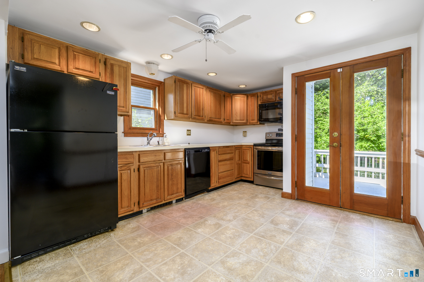 241 Strawberry Hill Avenue Property Photo 8