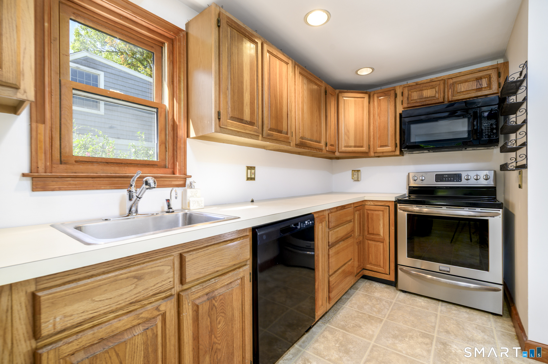 241 Strawberry Hill Avenue Property Photo 10
