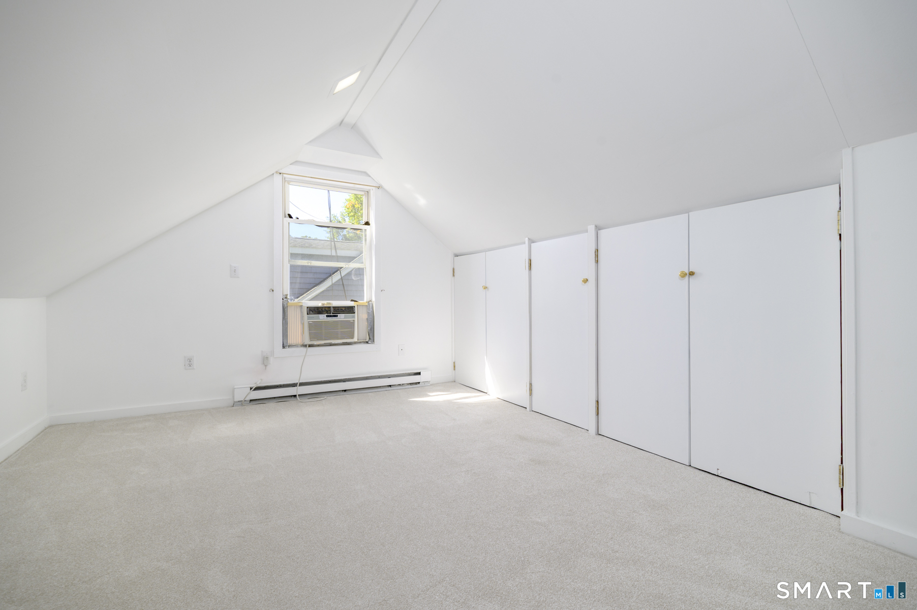 241 Strawberry Hill Avenue Property Photo 18