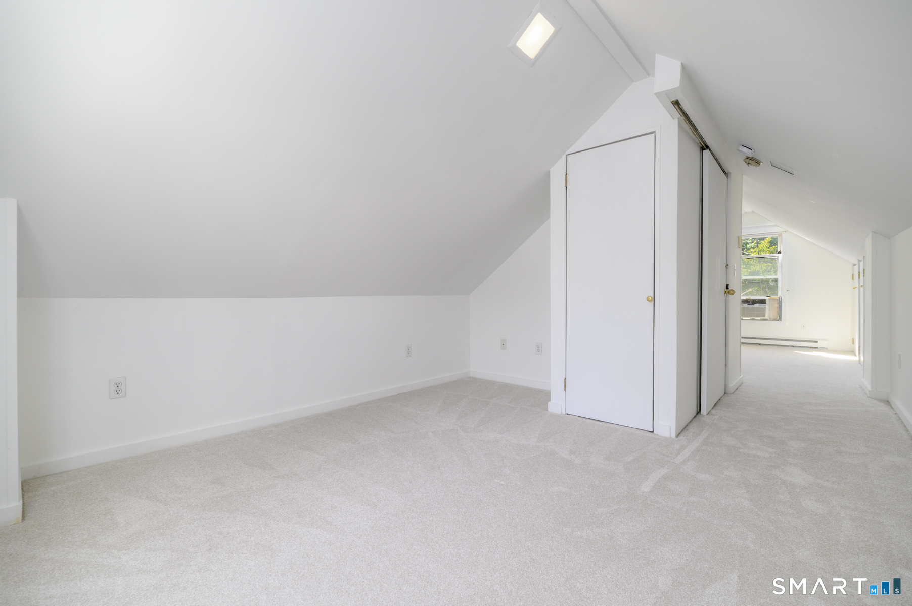 241 Strawberry Hill Avenue Property Photo 20