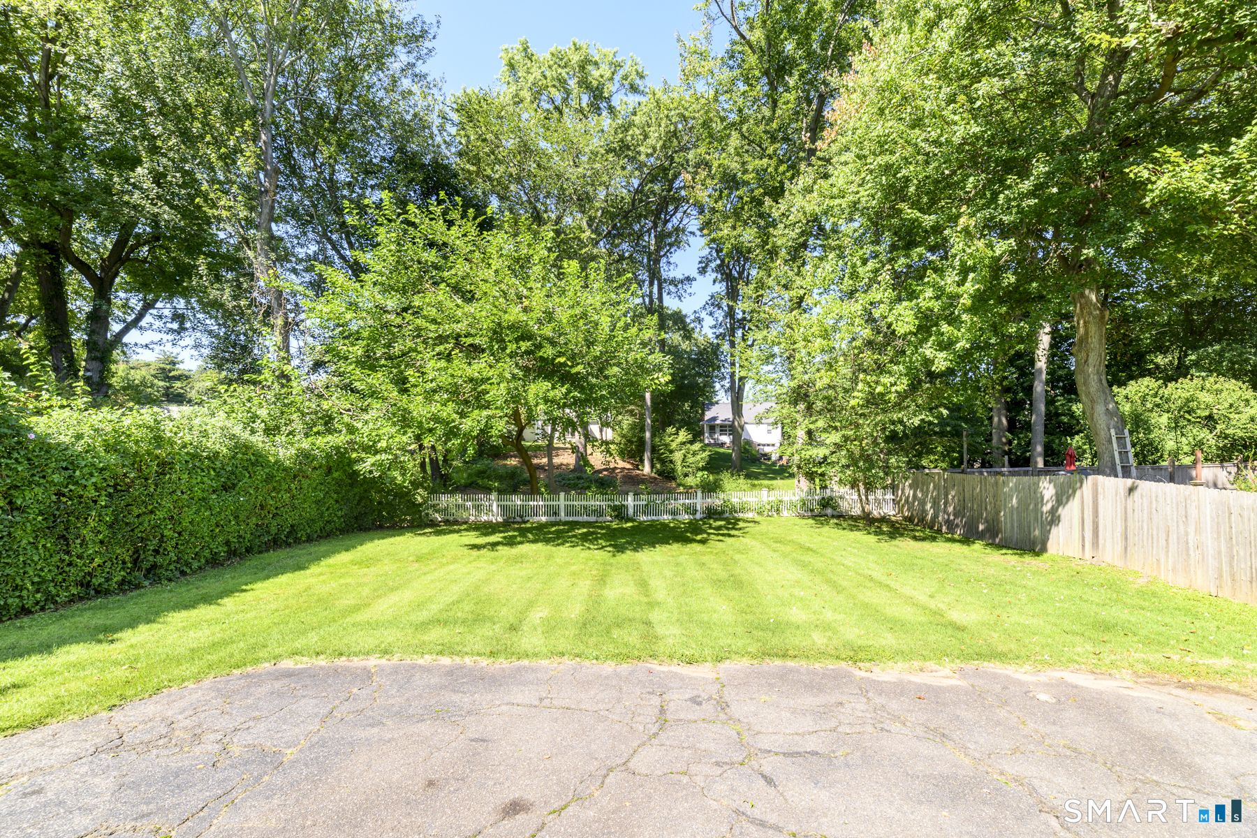 241 Strawberry Hill Avenue Property Photo 25