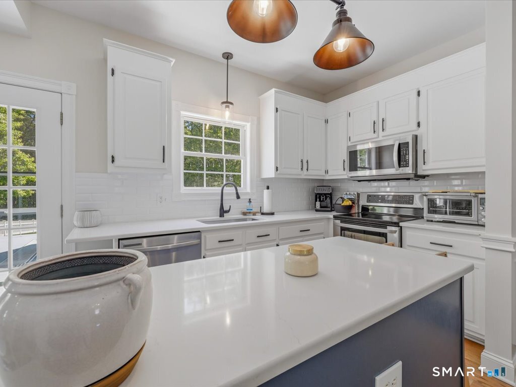 38 Tarragon Drive Property Photo 9