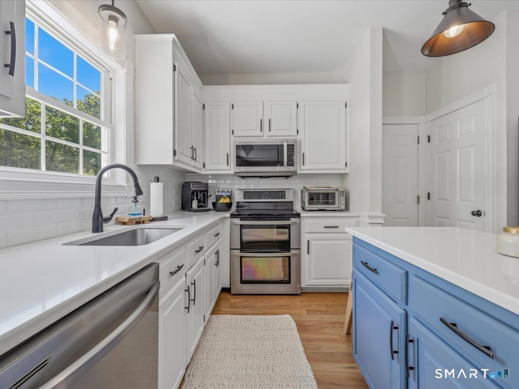 38 Tarragon Drive Property Photo 10