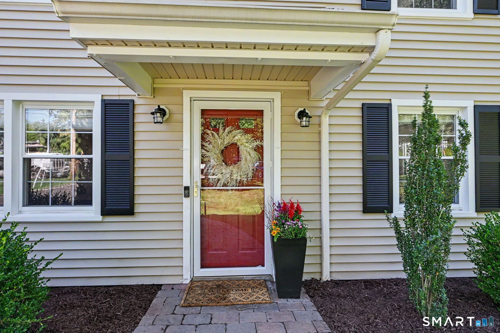 200 Woodridge South Drive Property Photo 2
