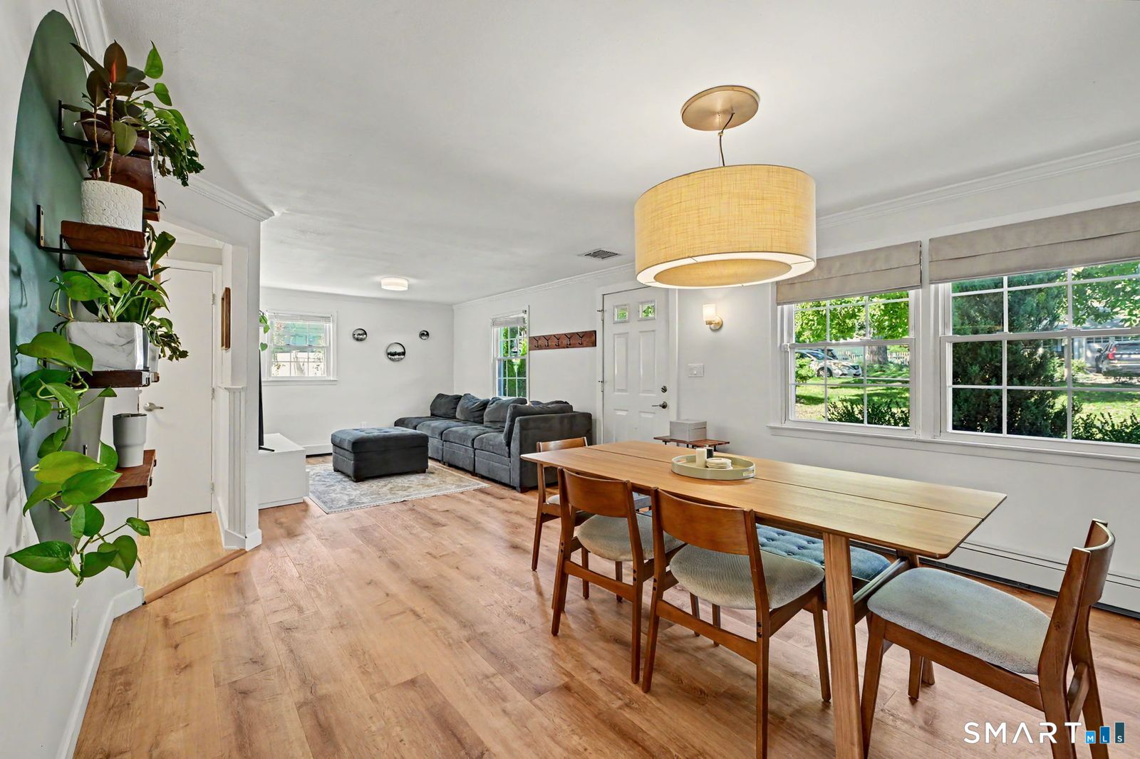 200 Woodridge South Drive Property Photo 3