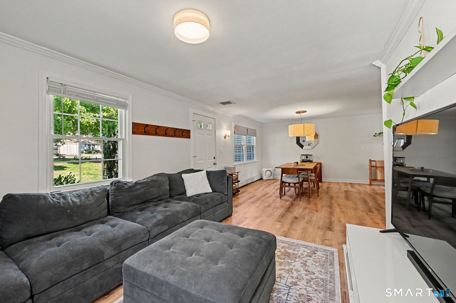 200 Woodridge South Drive Property Photo 6
