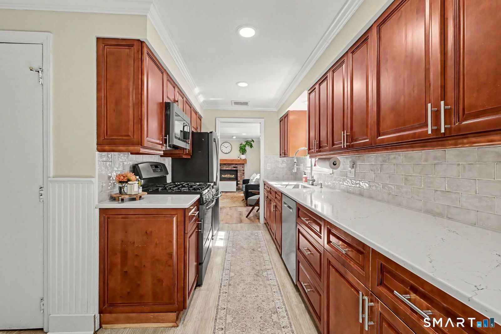 200 Woodridge South Drive Property Photo 10