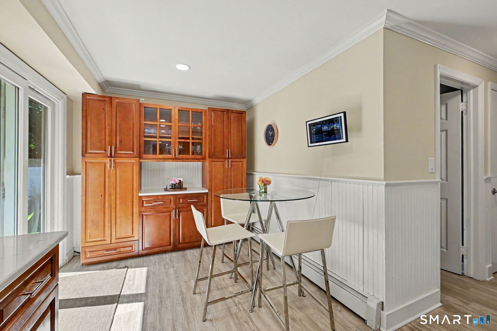 200 Woodridge South Drive Property Photo 11