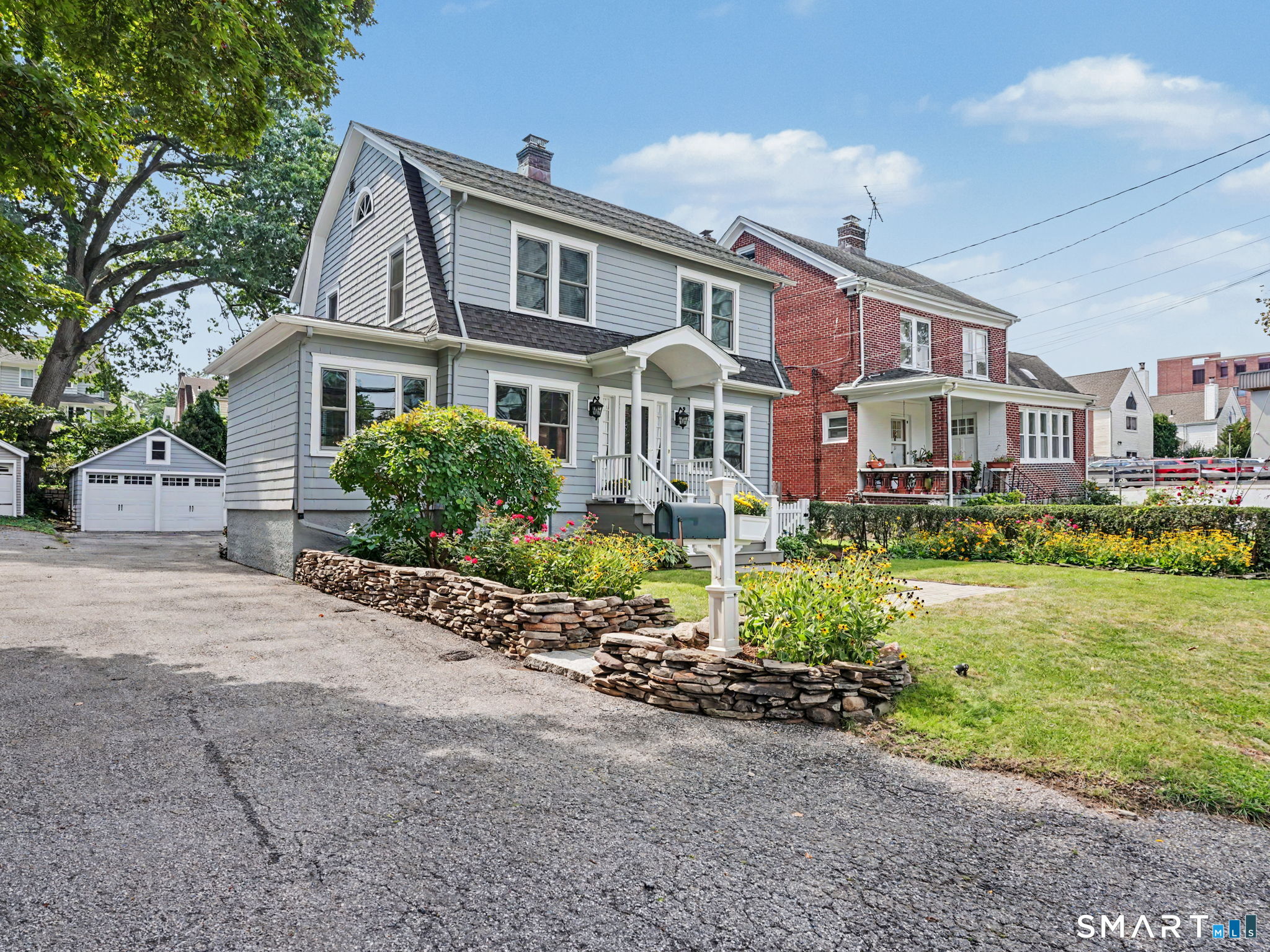 25 Hillandale Avenue Property Photo 2