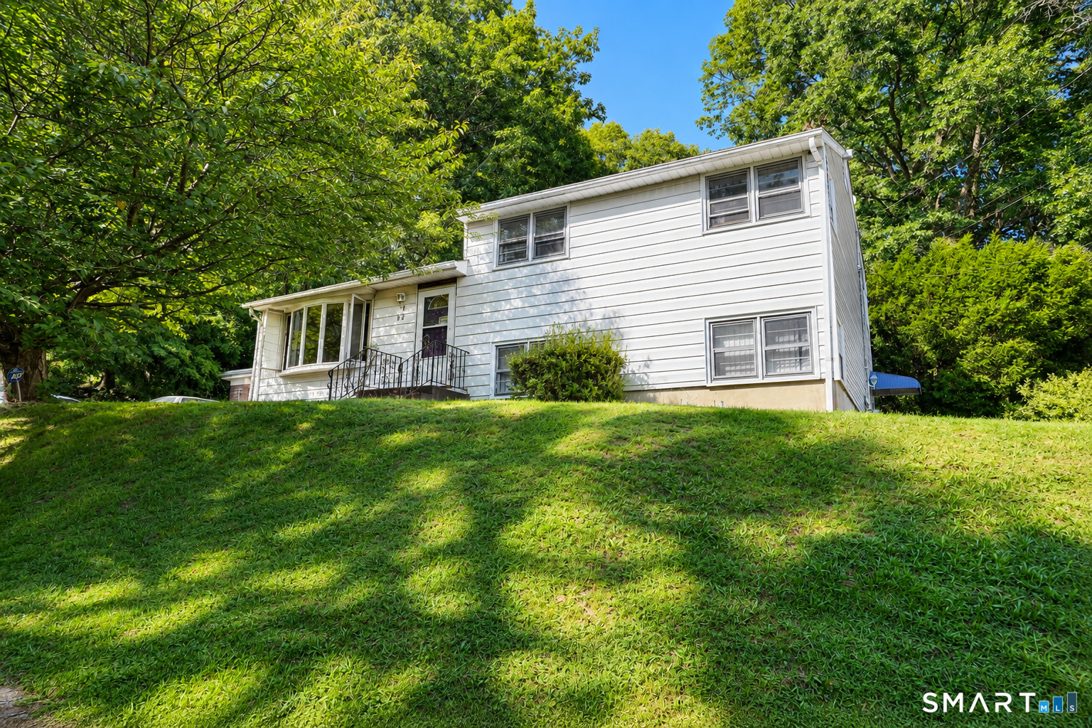 129 Mueller Drive Property Photo 1