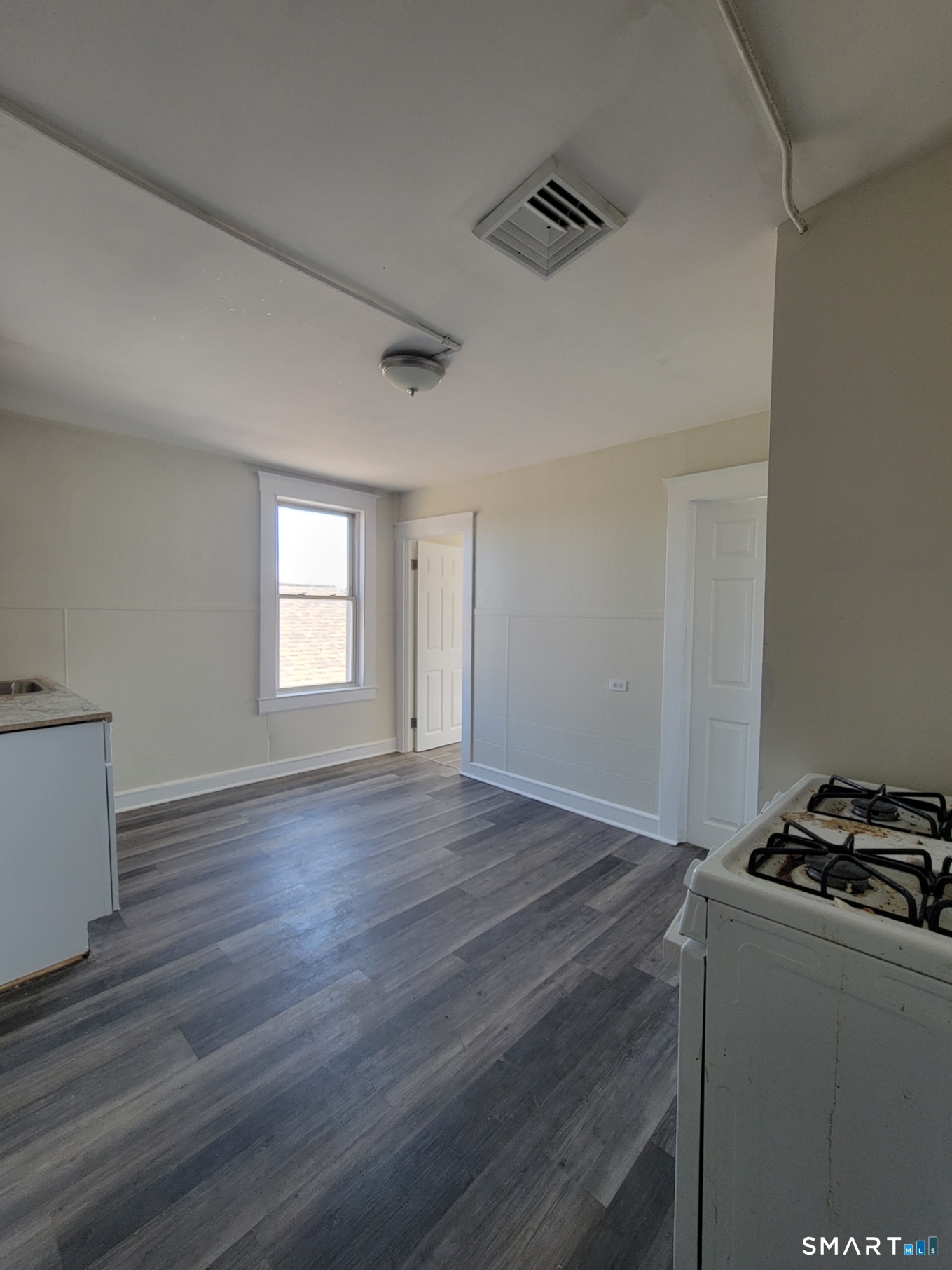 220 Main 6 Street Property Photo 1