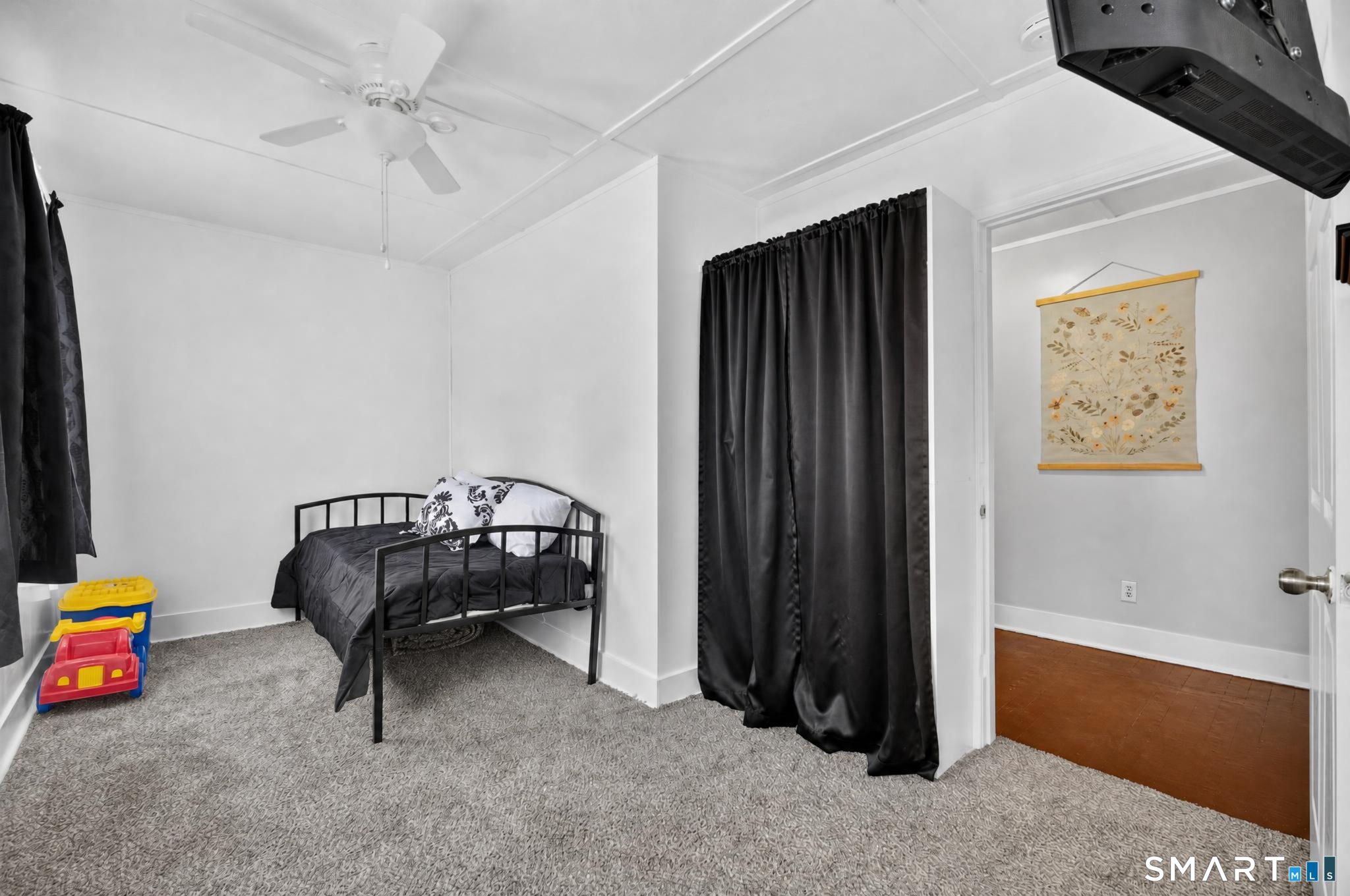 27 School Street Property Photo 14