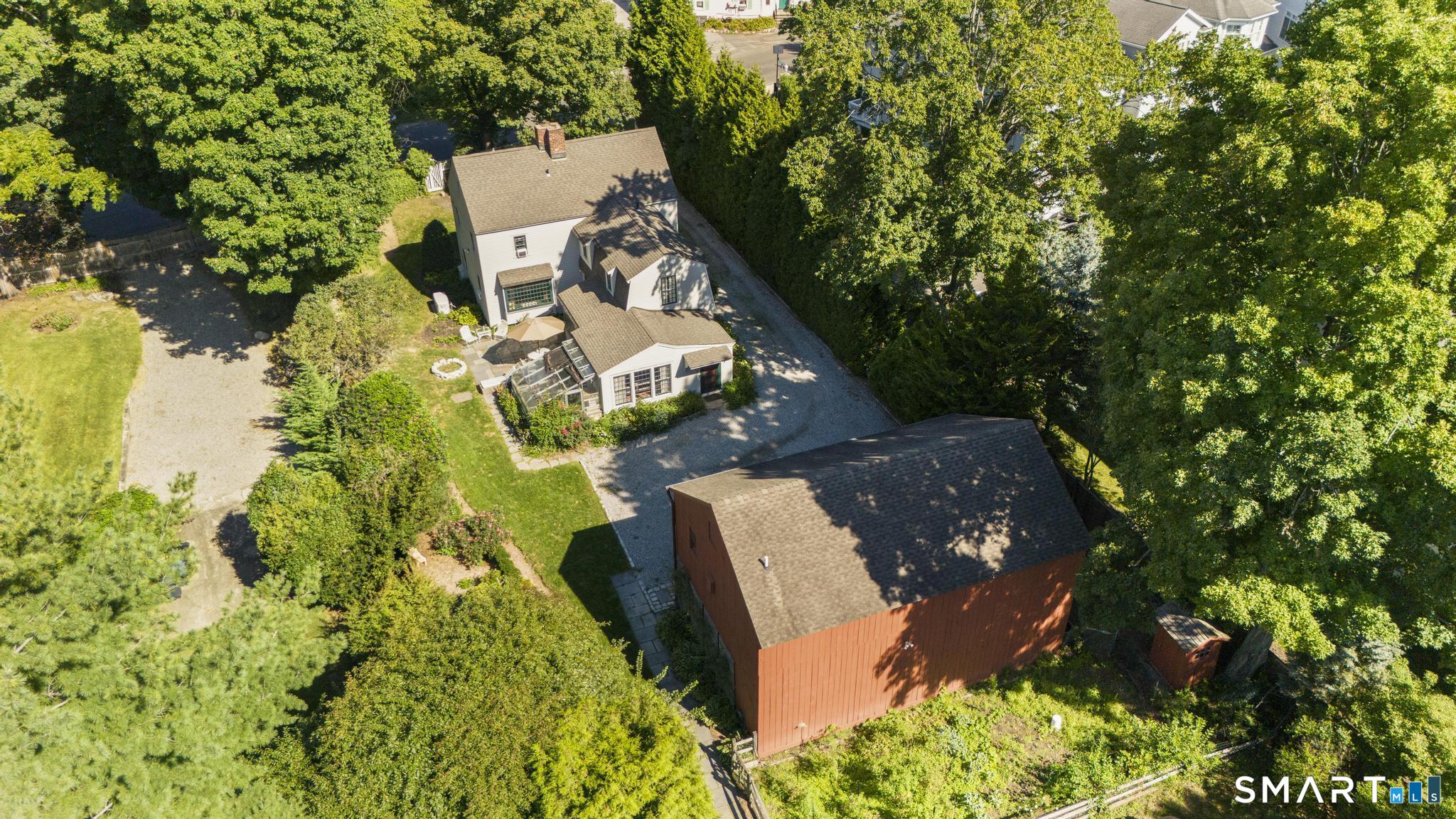 845 Kings West Highway Property Photo 1