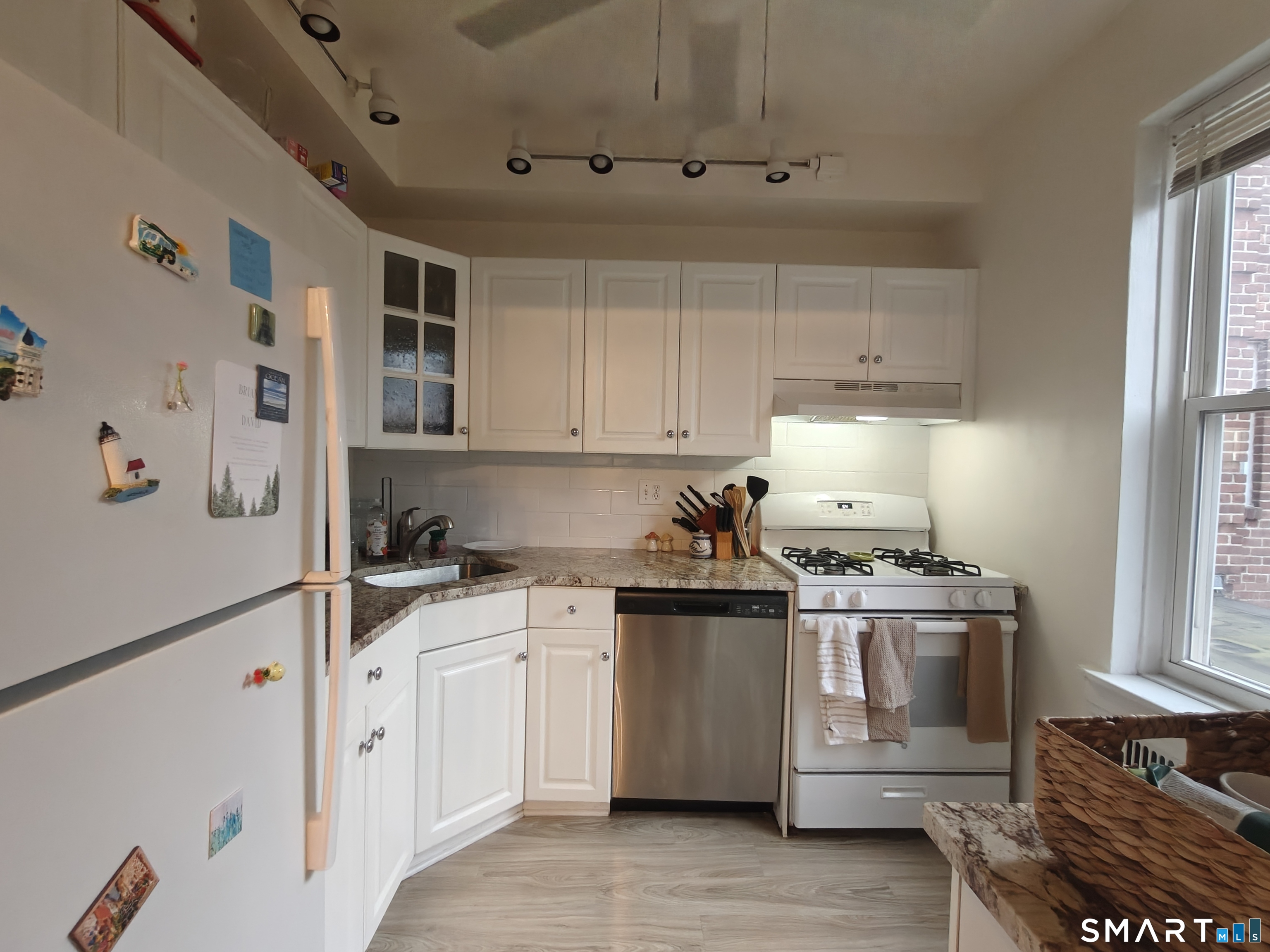 70 Strawberry Hill 5-2a Avenue Property Photo 7