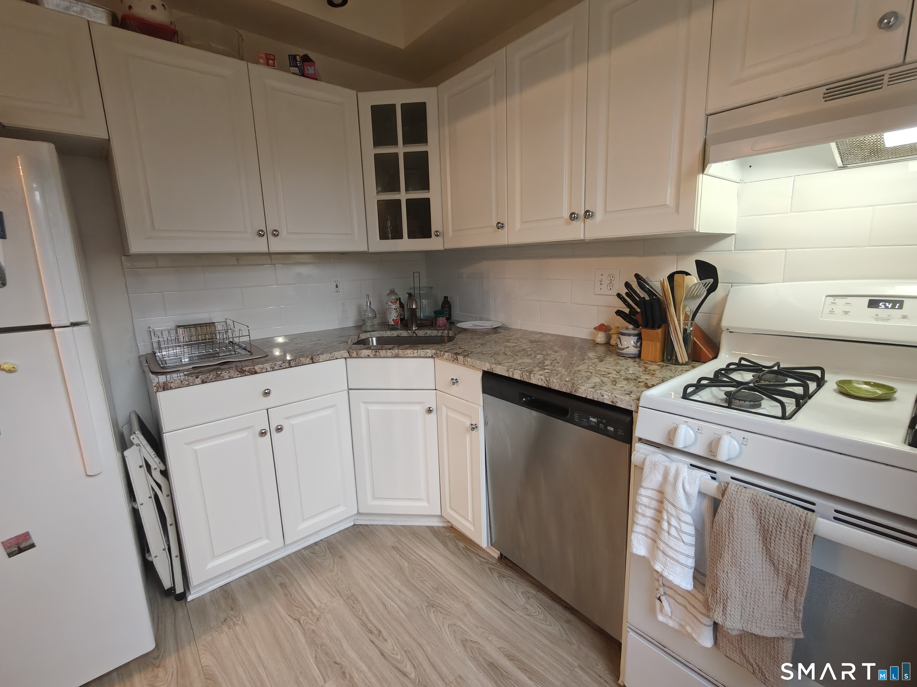 70 Strawberry Hill 5-2a Avenue Property Photo 9