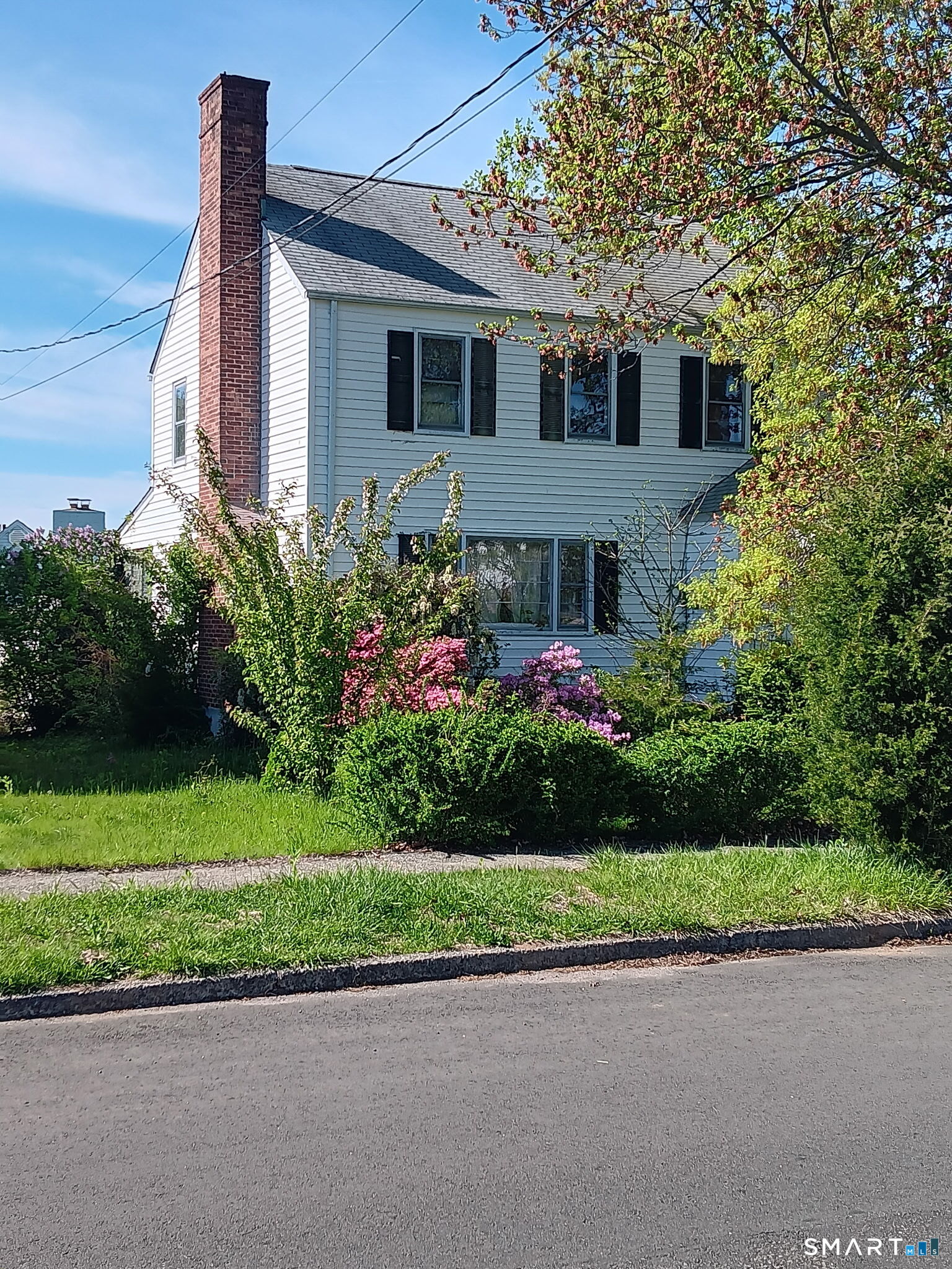 866 Merritt Street Property Photo 2