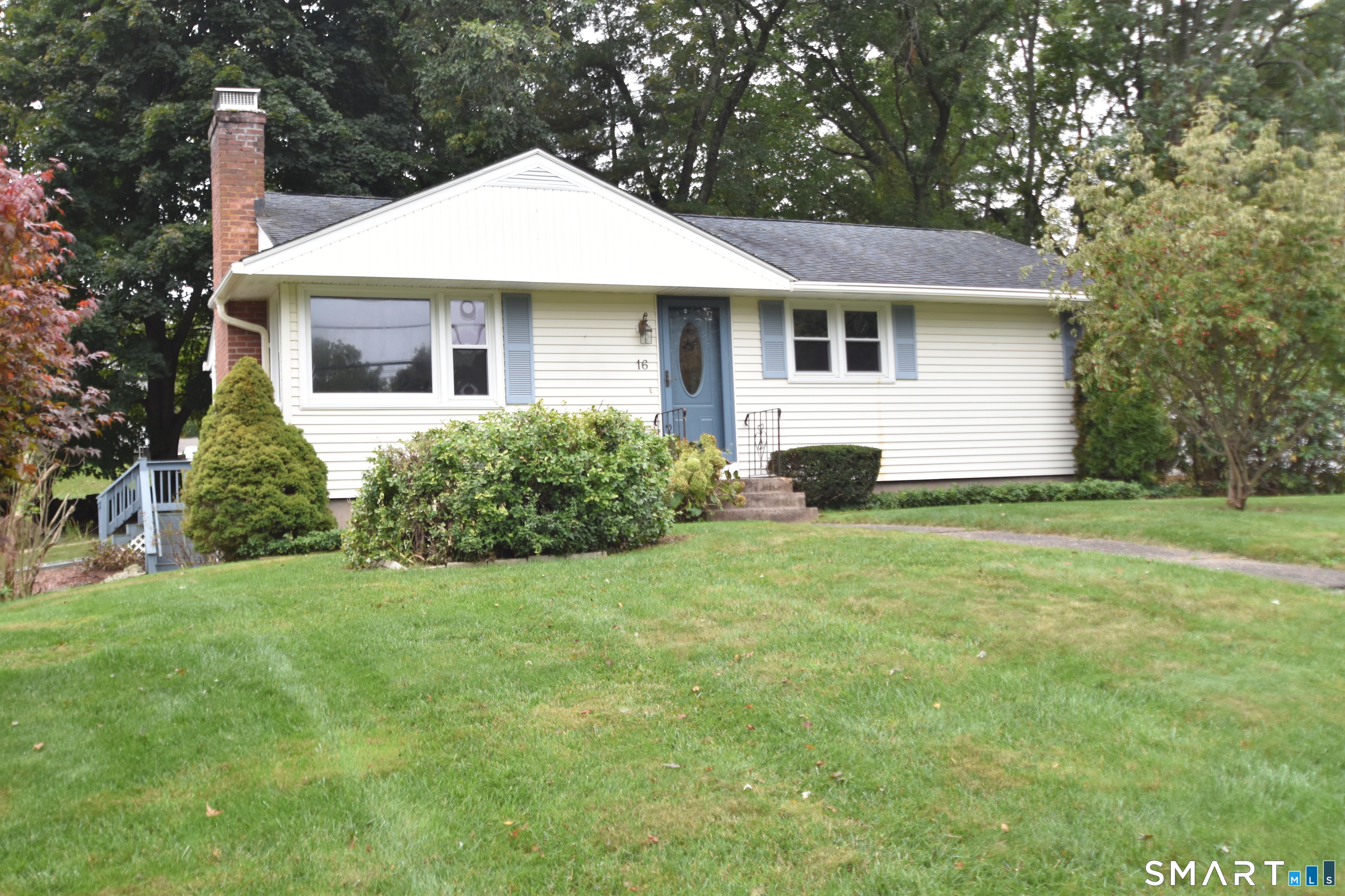 16 Echo Drive Property Photo 1