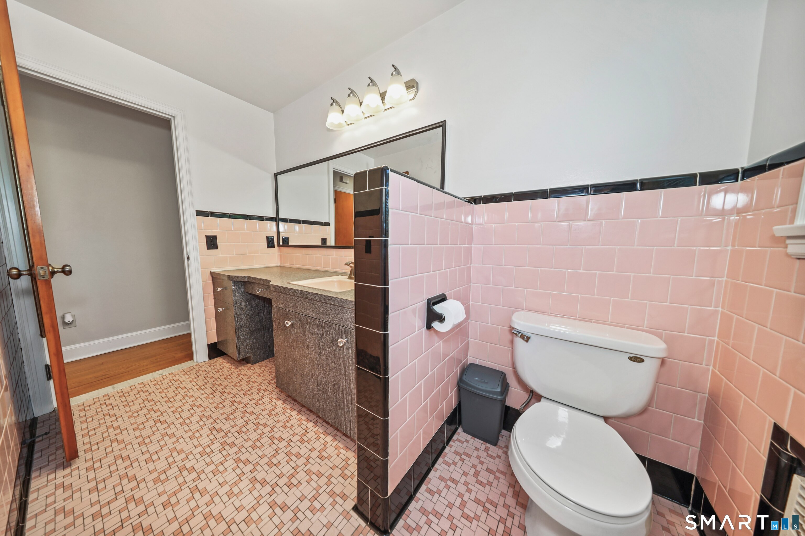 189 Fiske Street Property Photo 16