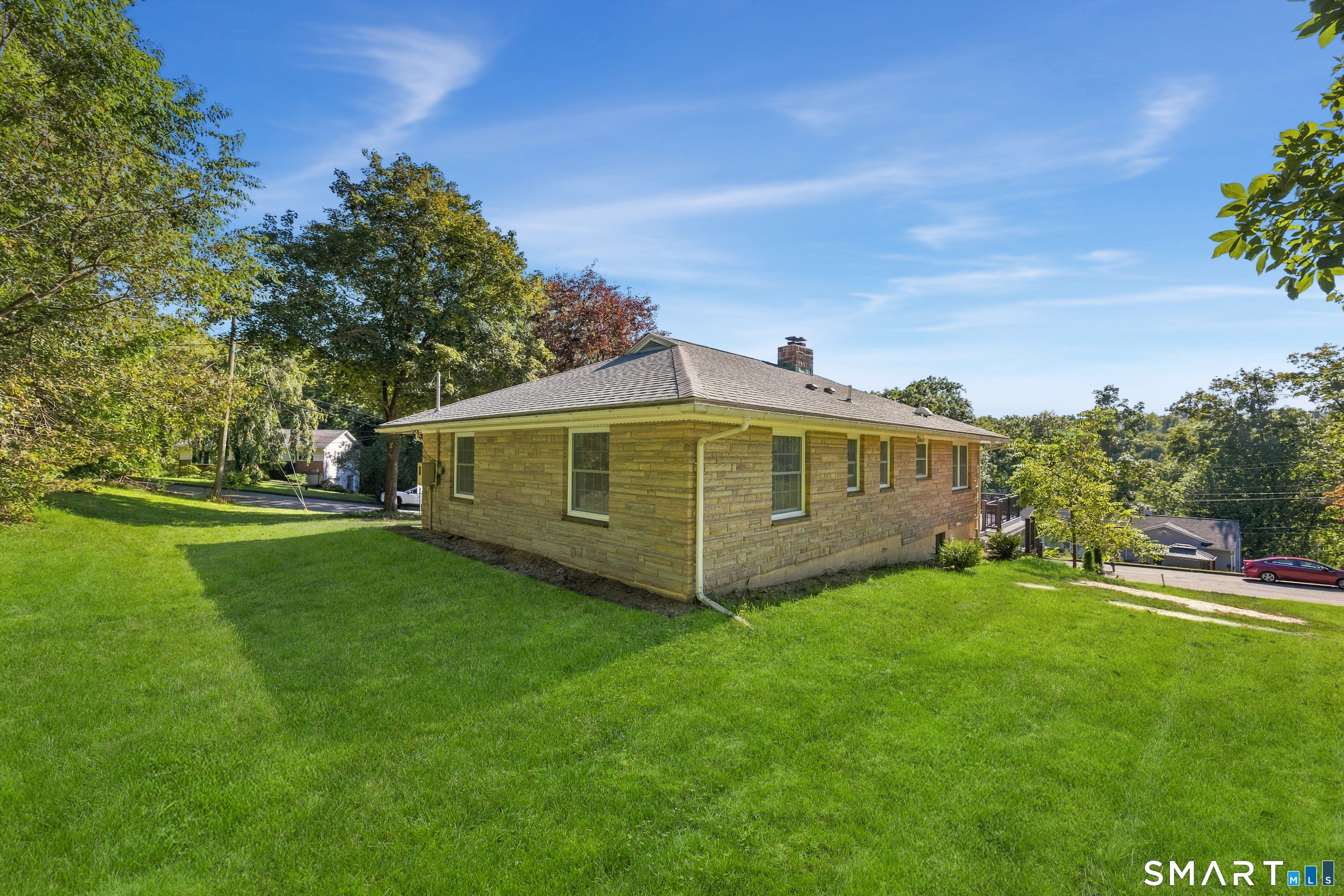 10 Jeanette Road Property Photo 24