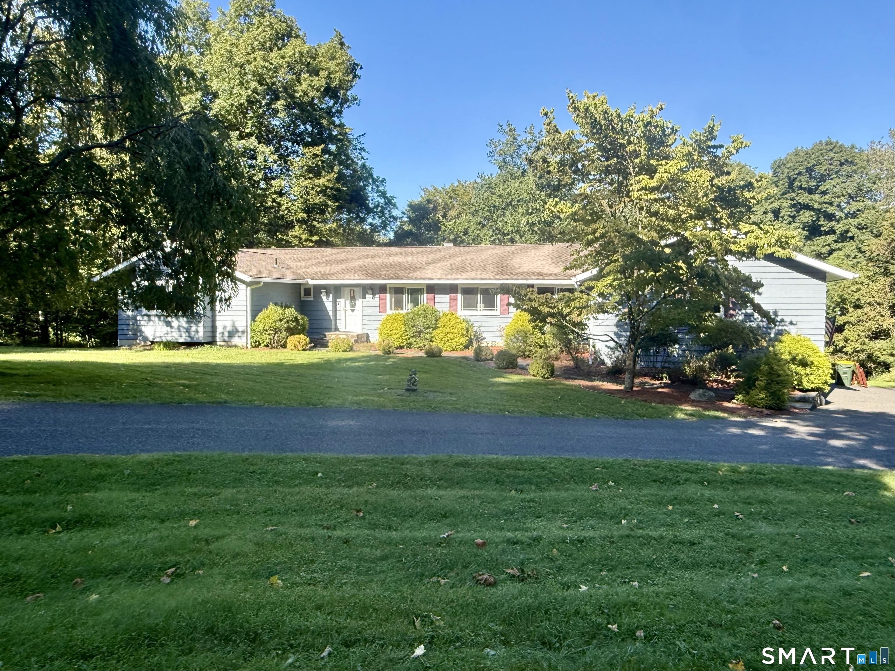 8 Signal Hill Road Property Photo 1