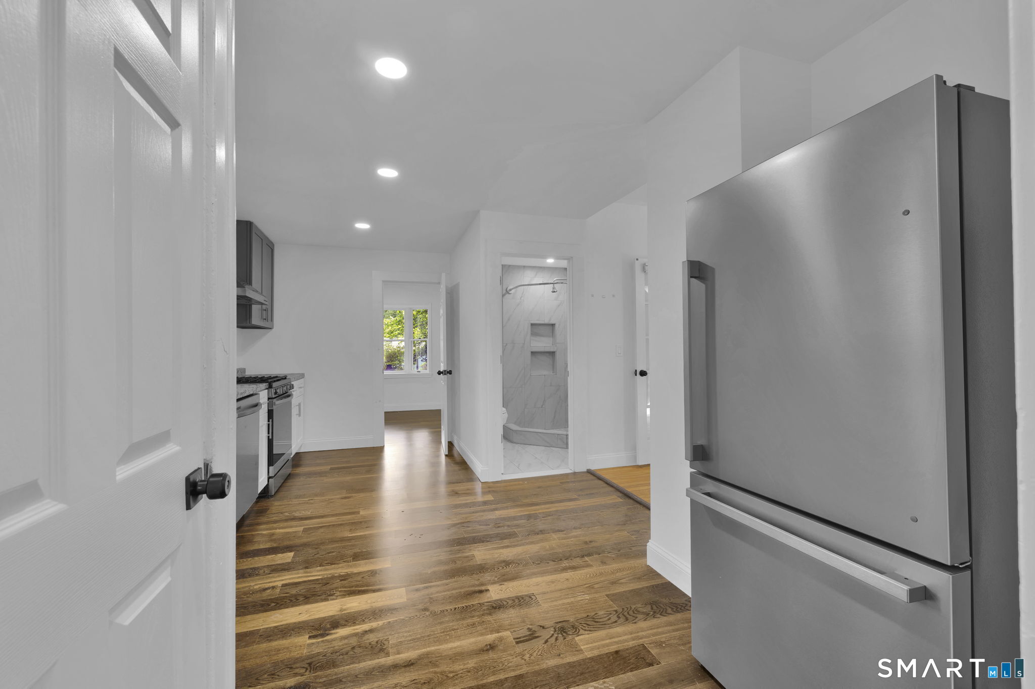 6 Henry Street Property Photo 3