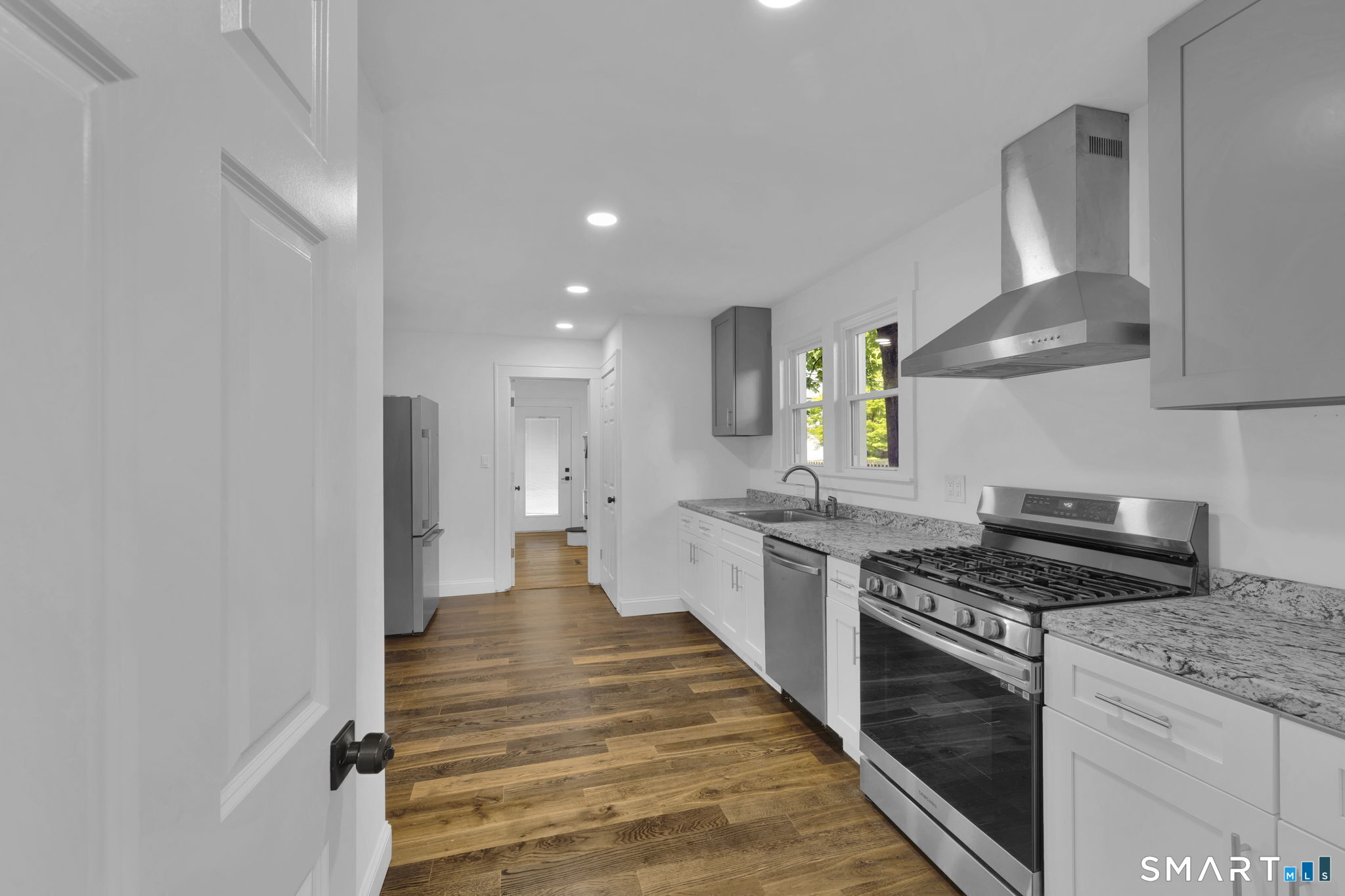 6 Henry Street Property Photo 5