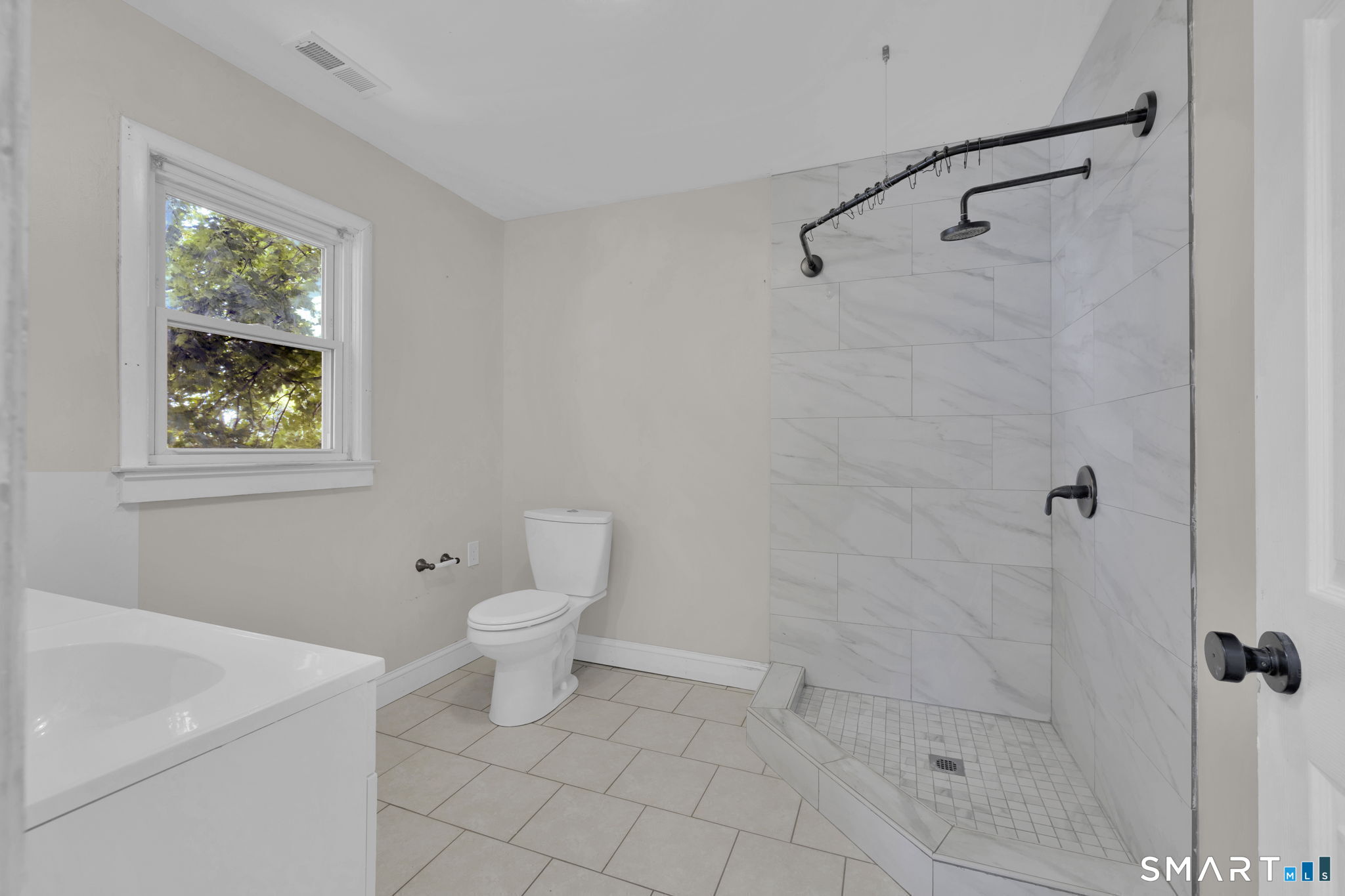 6 Henry Street Property Photo 16