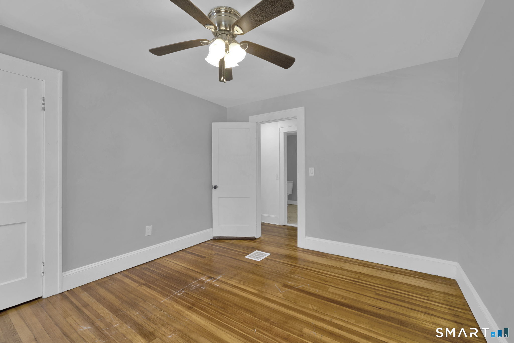 6 Henry Street Property Photo 23